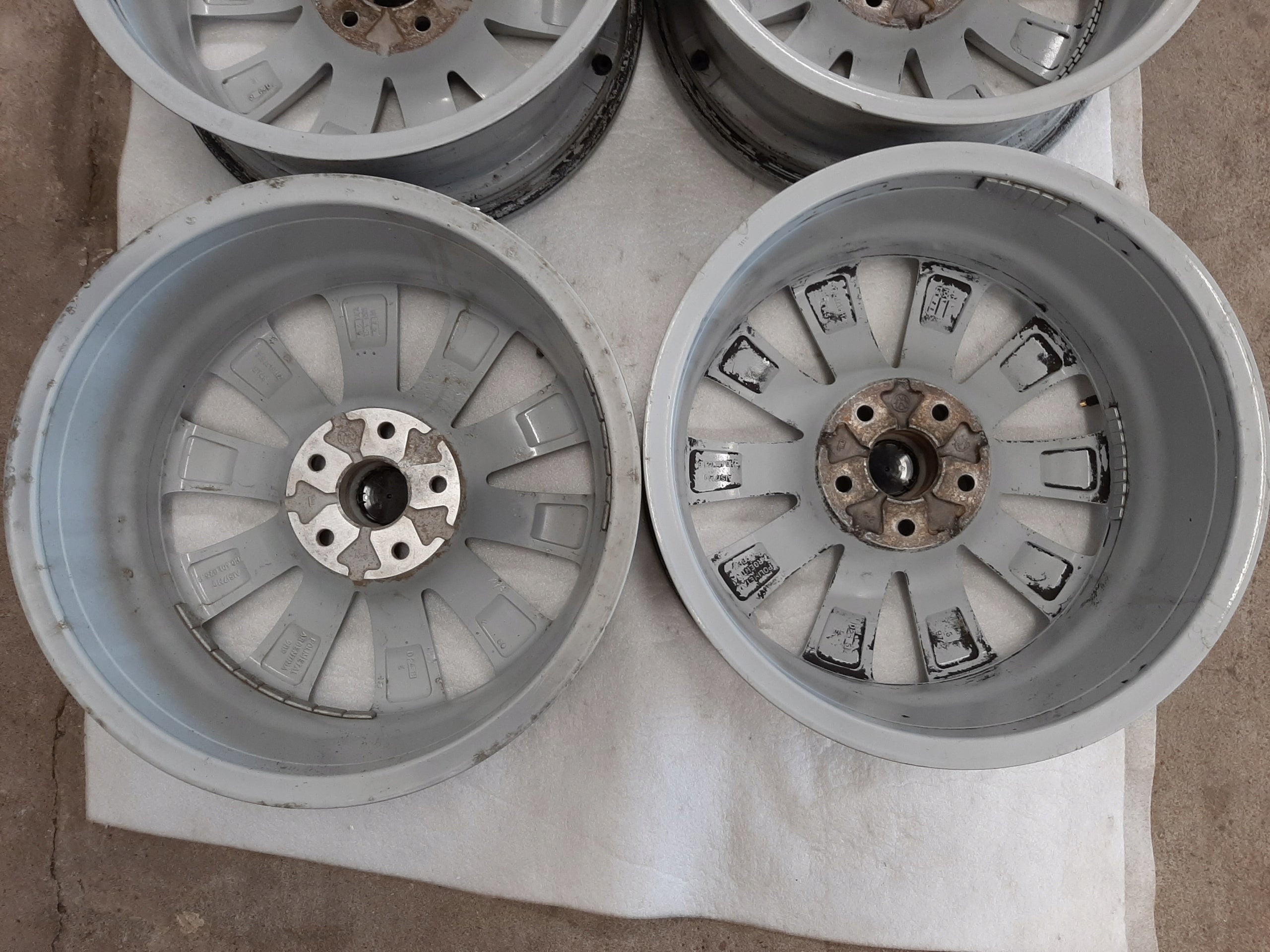 Alu Felge Volkswagen Amarok T6 T5 T4 18 Zoll 7.5J 5x120 45ET 2H0601025B