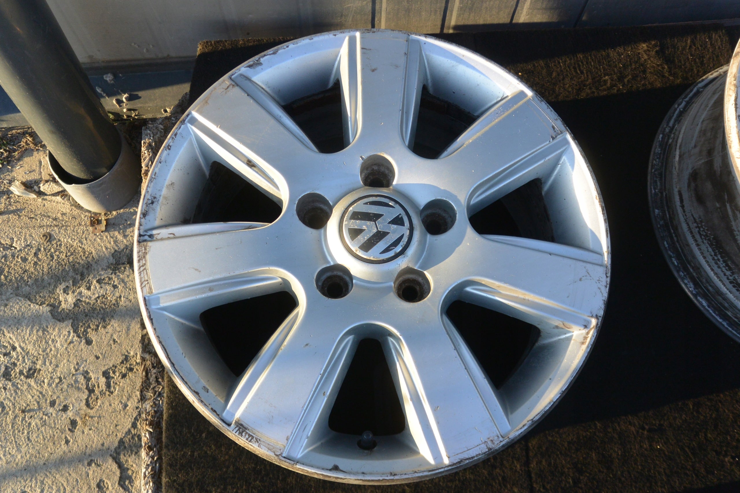 Alu Felge Volkswagen Amarok Aluminum rim 16 Zoll 6.5J 5x120 62ET 2H0601025