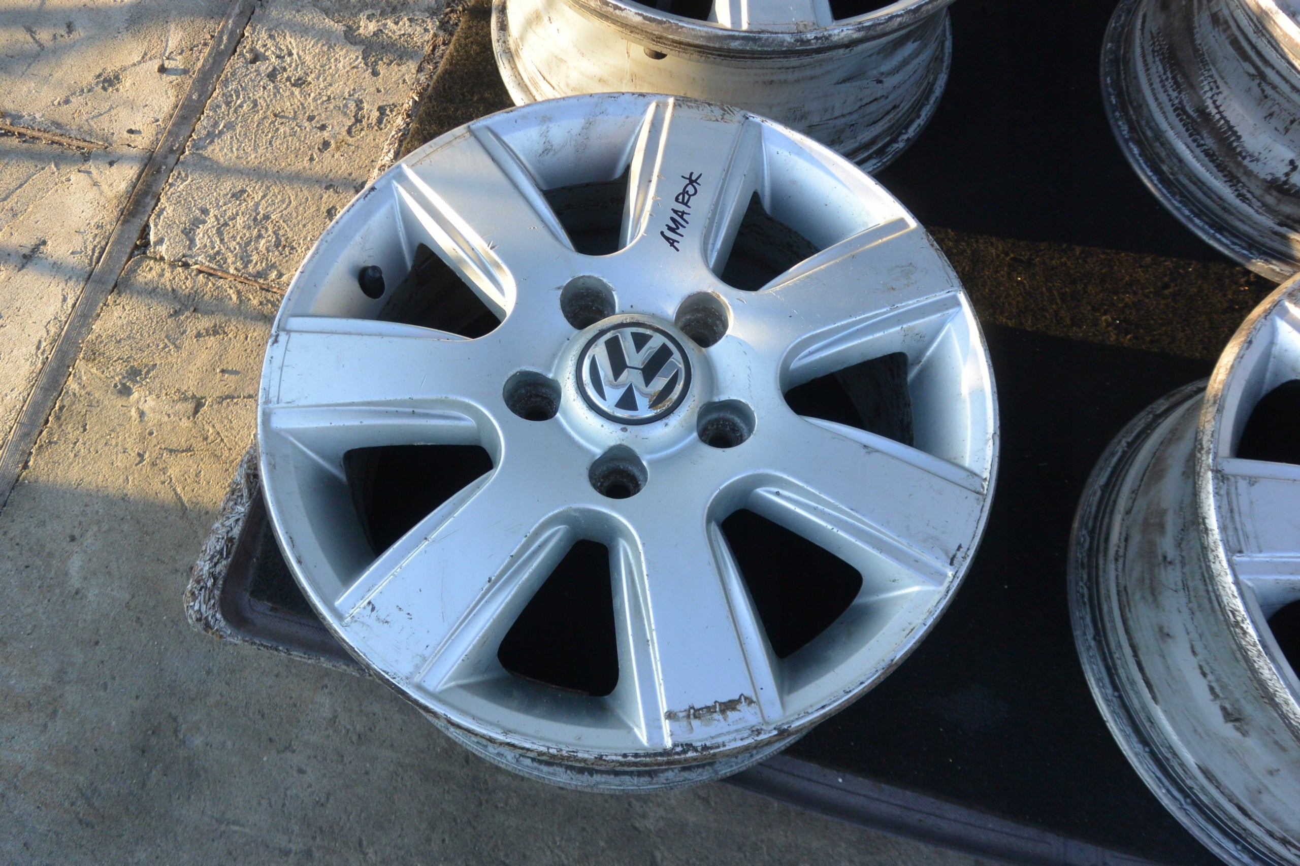 Alu Felge Volkswagen Amarok Aluminum rim 16 Zoll 6.5J 5x120 62ET 2H0601025