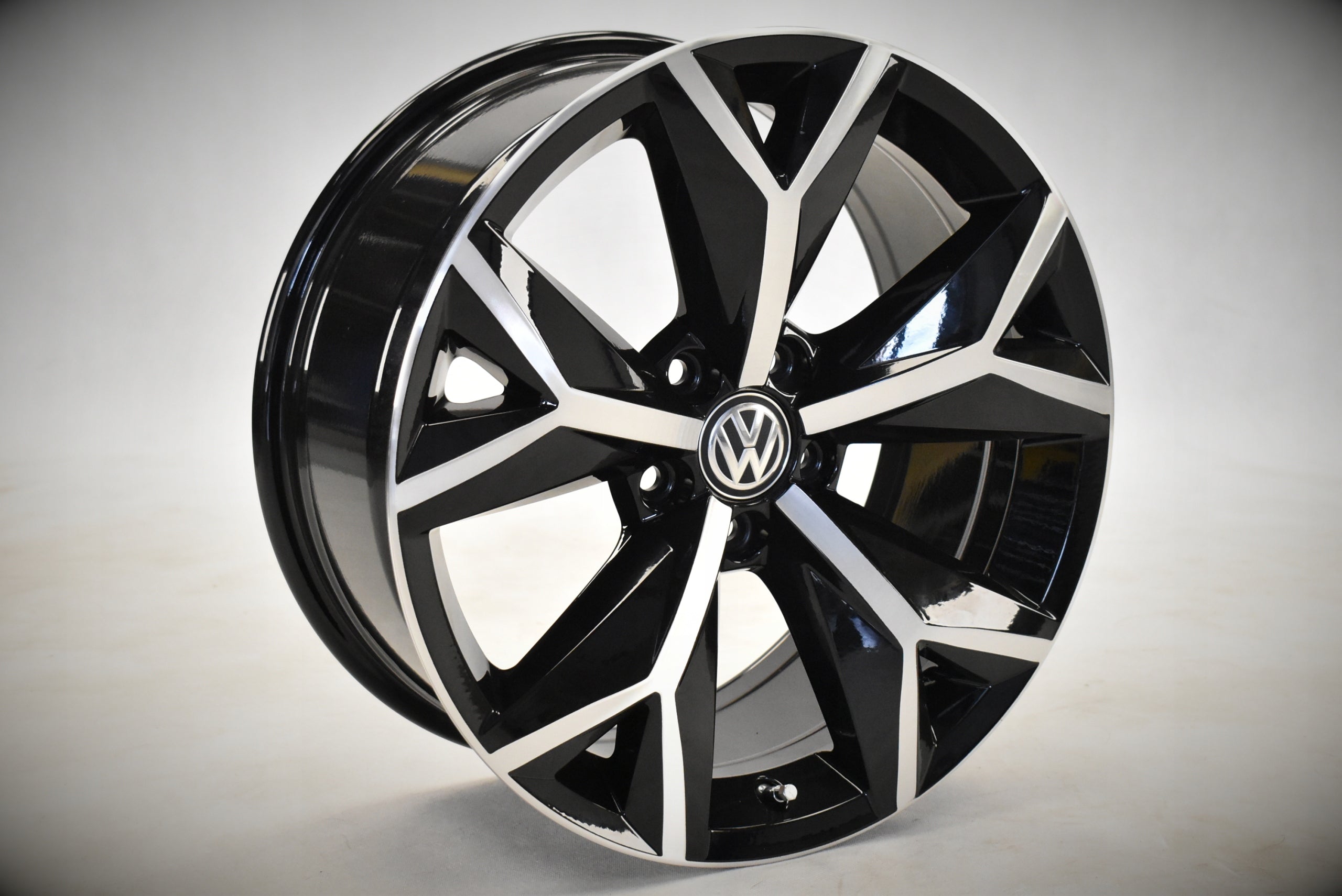  Alu Felge Volkswagen Arteon T3 Atlas Touareg 18 Zoll 8.0J 5x112 34ET 3QF601025A product image