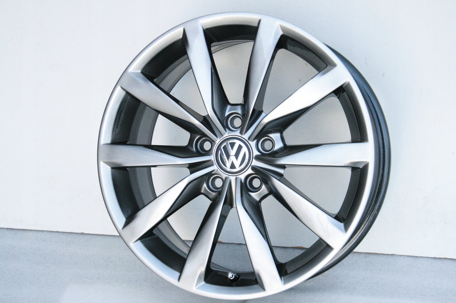 Alu Felge Volkswagen Tiguan Caddy Arteon Touran Golf Passat 17 Zoll 7.0J 5x112 49ET 5G0601025B