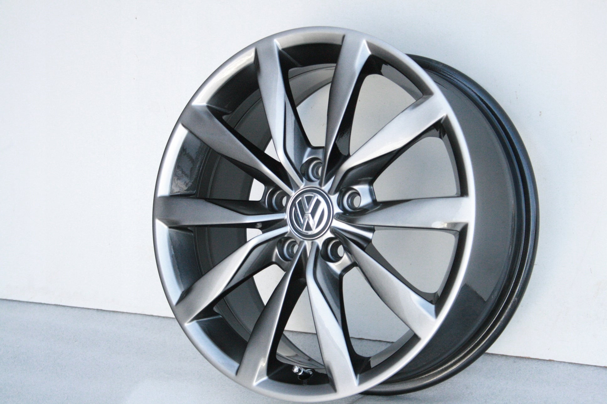 Alu Felge Volkswagen Tiguan Caddy Arteon Touran Golf Passat 17 Zoll 7.0J 5x112 49ET 5G0601025B