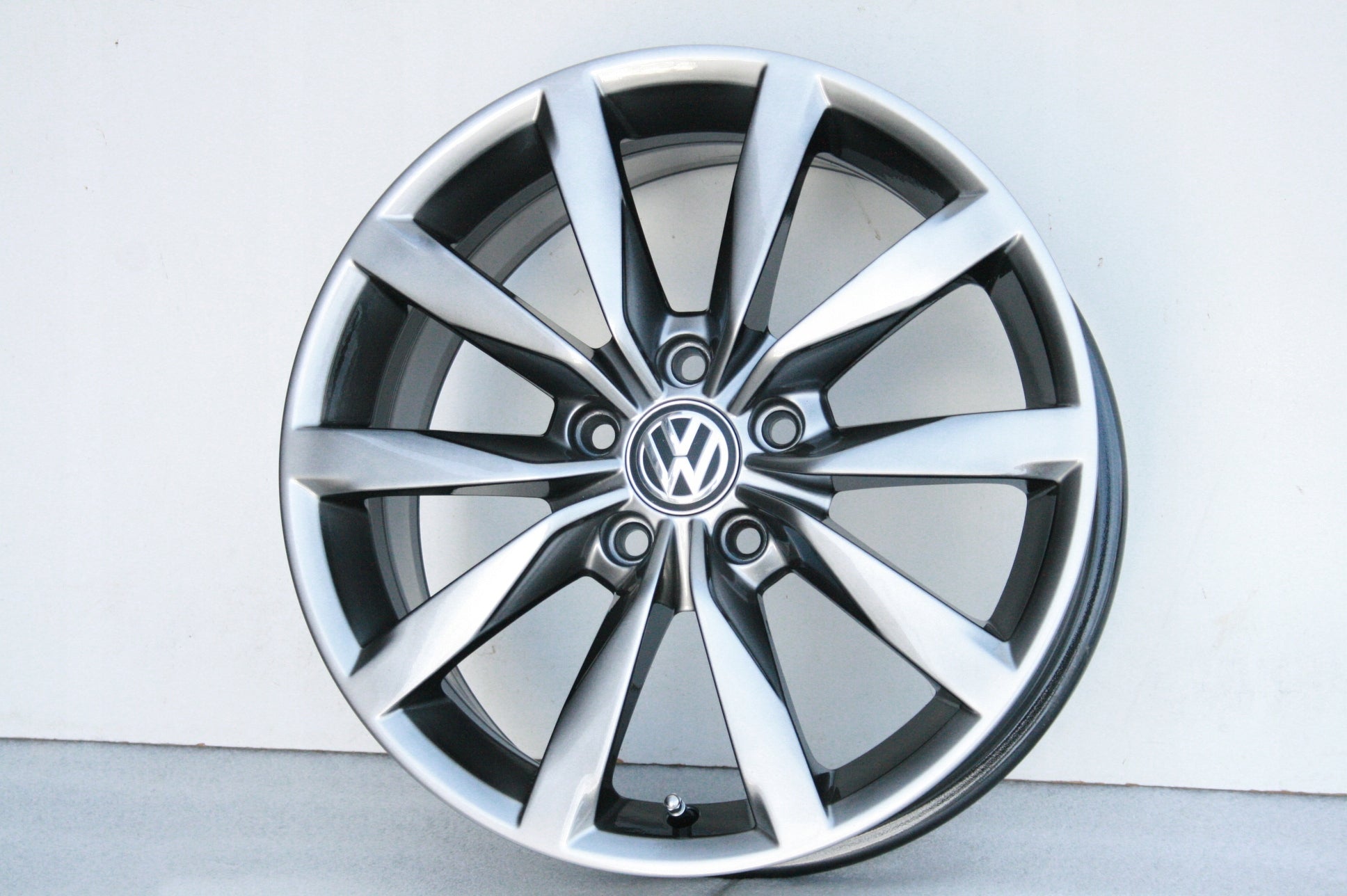 Alu Felge Volkswagen Tiguan Caddy Arteon Touran Golf Passat 17 Zoll 7.0J 5x112 49ET 5G0601025B