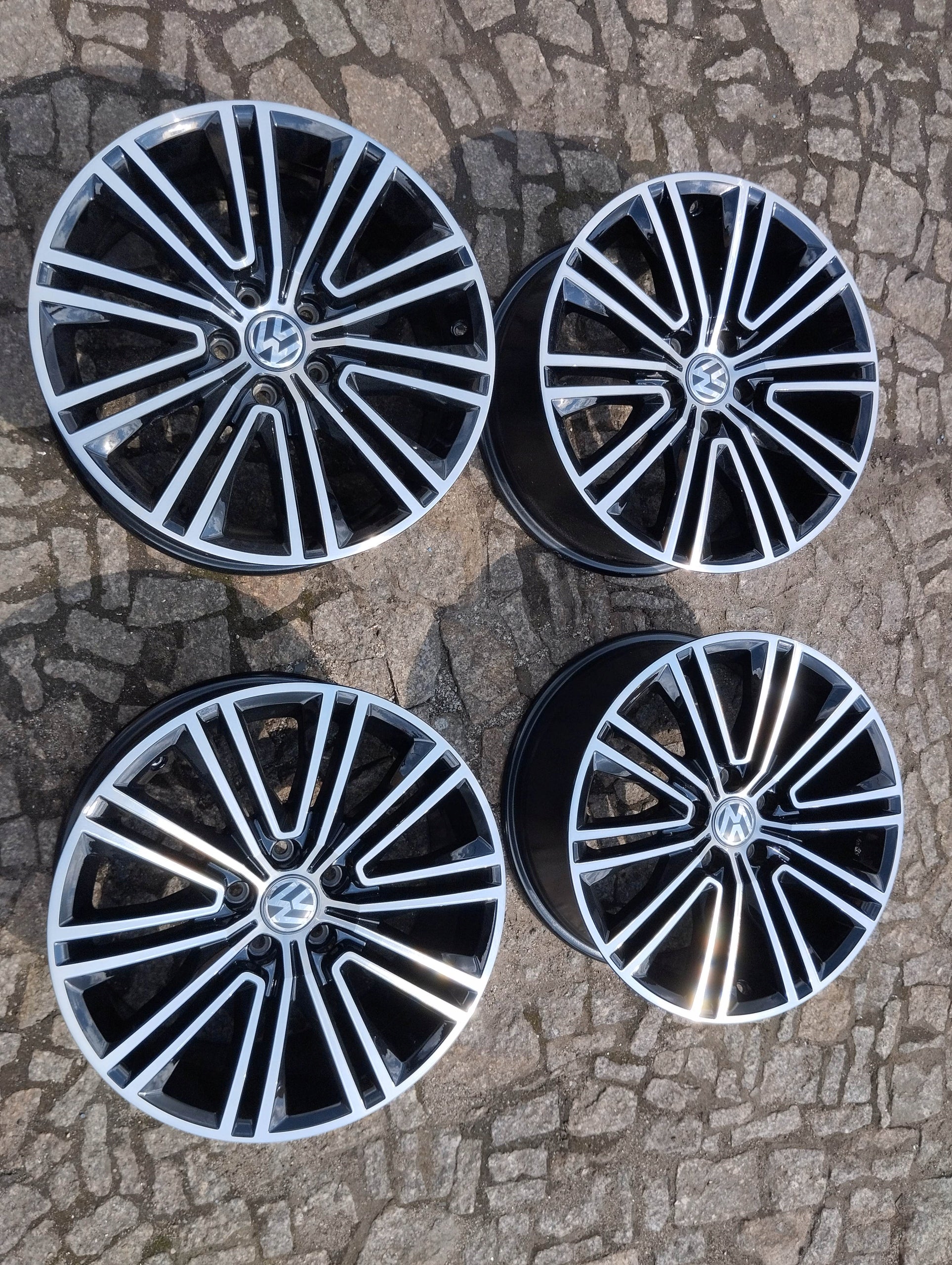 Alu Felge Volkswagen Tiguan Arteon Passat CC 18 Zoll 8.0J 5x112 44ET 3AA601025L