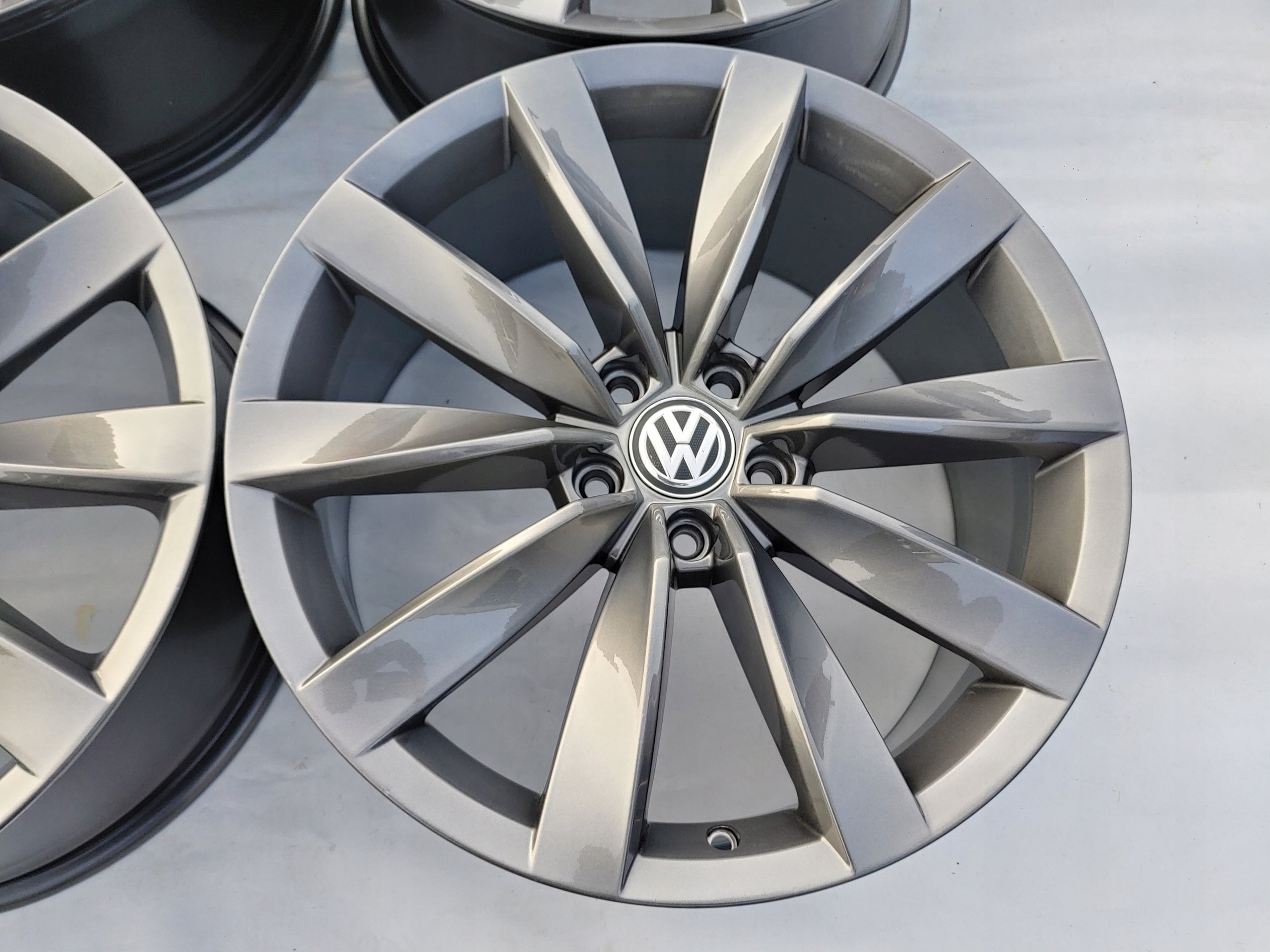 Alu Felge Volkswagen Arteon CC Passat 19 Zoll 8.0J 5x112 40ET 3G8601025G