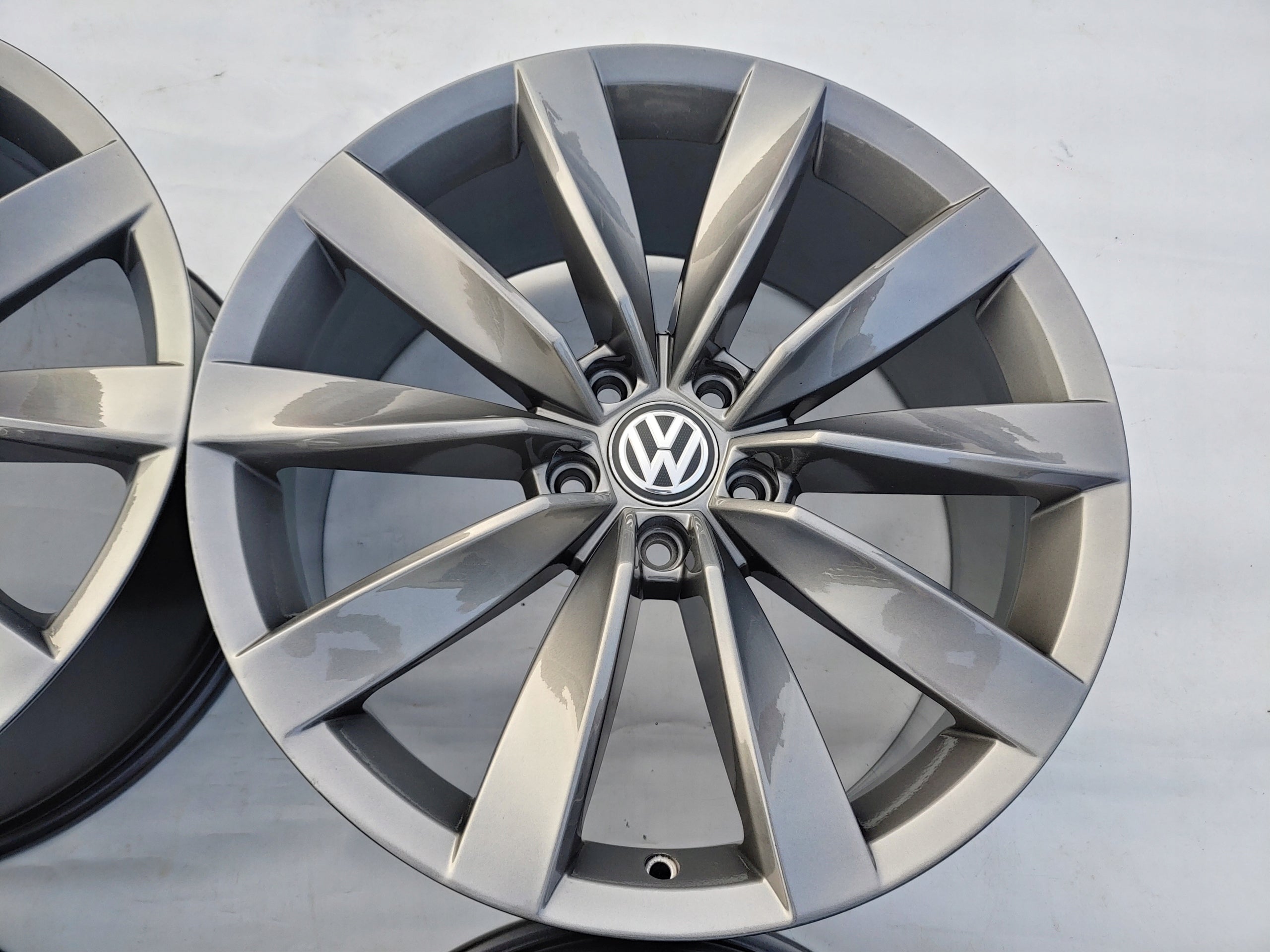 Alu Felge Volkswagen Arteon CC Passat 19 Zoll 8.0J 5x112 40ET 3G8601025G