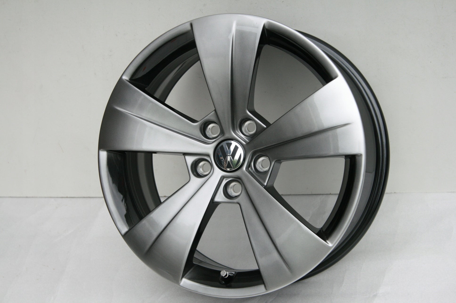 Alu Felge Volkswagen Tiguan Arteon Touran Golf Passat 17 Zoll 6.5J 5x112 41ET 3G0601025C