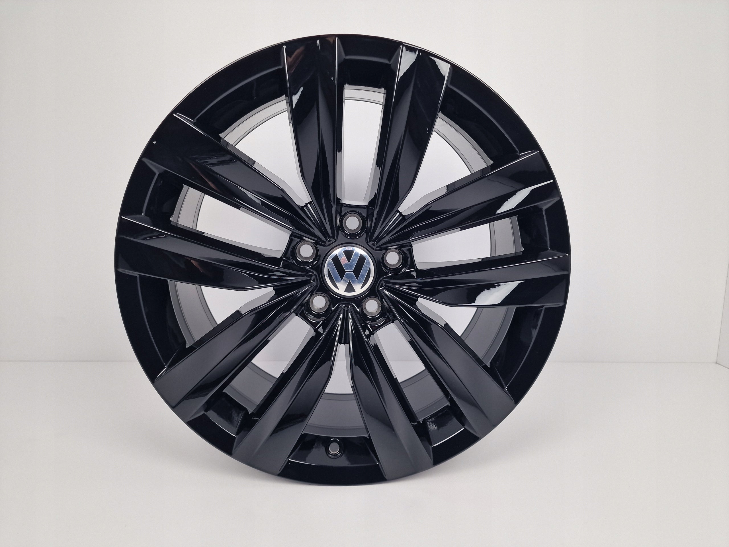 Alu Felge Volkswagen Arteon Passat Golf Tiguan Touran 18 Zoll 8.0J 5x112 40ET