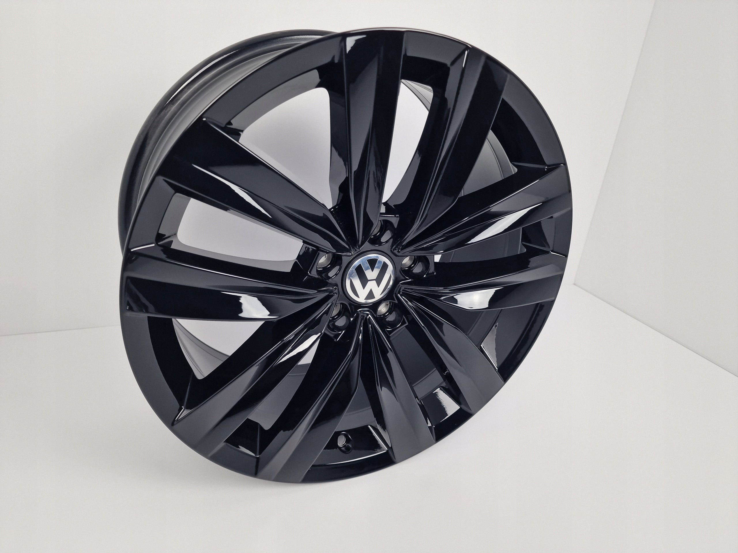 Alu Felge Volkswagen Arteon Passat Golf Tiguan Touran 18 Zoll 8.0J 5x112 40ET