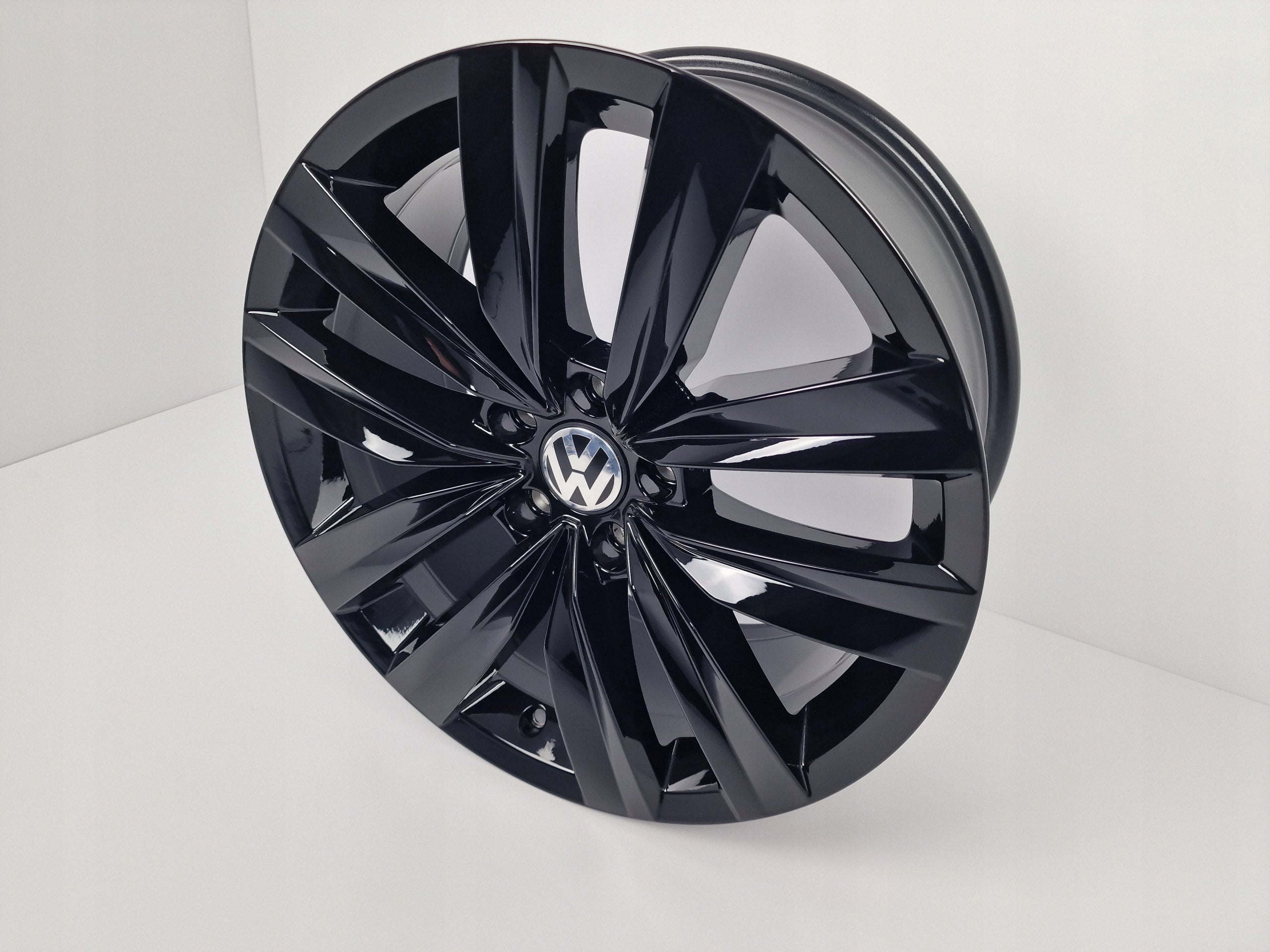 Alu Felge Volkswagen Arteon Passat Golf Tiguan Touran 18 Zoll 8.0J 5x112 40ET