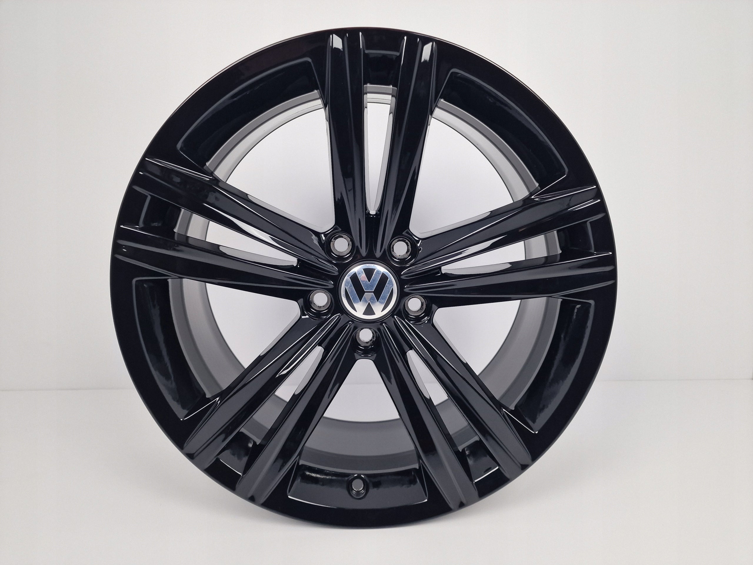  Aluminium rim Volkswagen Arteon Passat Golf Tiguan Touran 18 inch 8.0J 5x112 40ET  product image