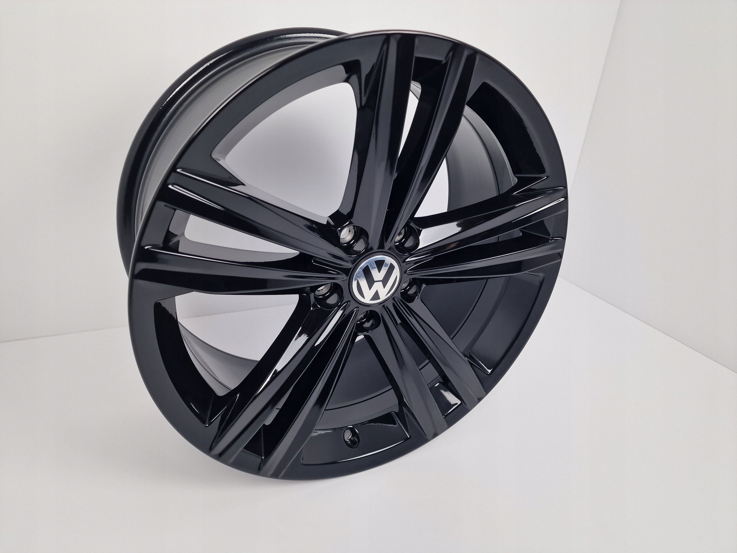 Alu Felge Volkswagen Arteon Passat Golf Tiguan Touran 18 Zoll 8.0J 5x112 40ET