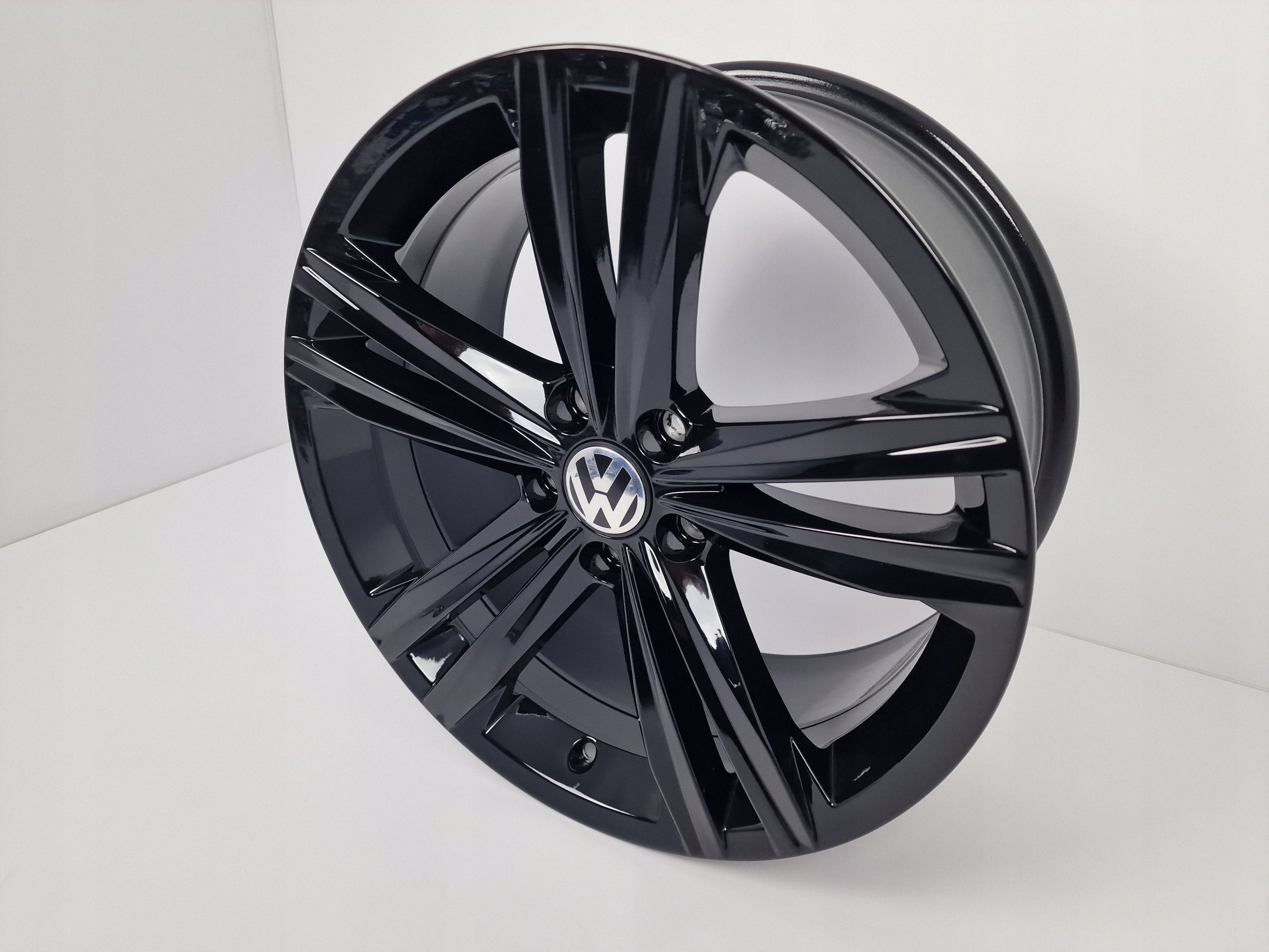 Alu Felge Volkswagen Arteon Passat Golf Tiguan Touran 18 Zoll 8.0J 5x112 40ET