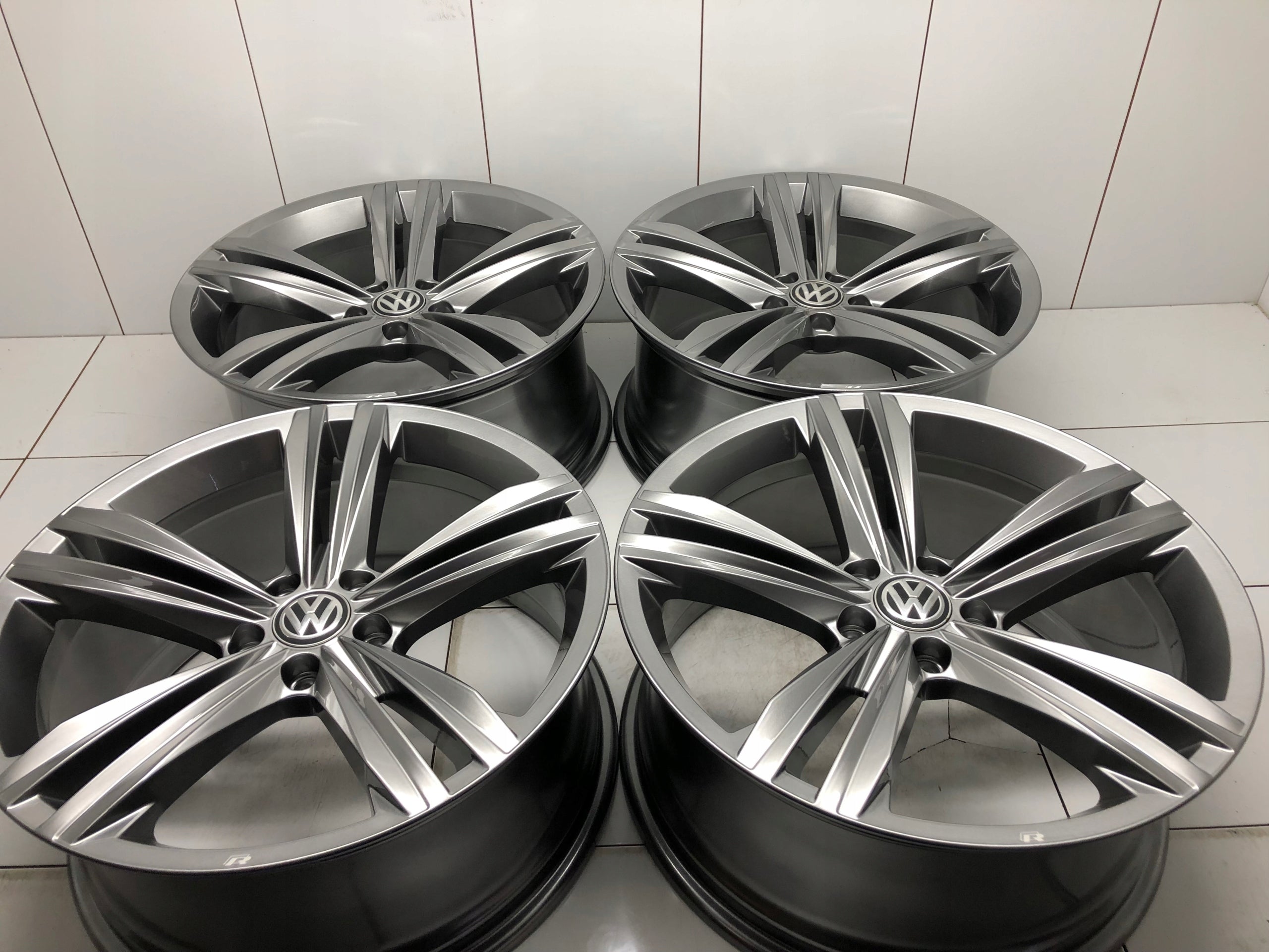 Alu Felge Volkswagen Arteon T3 Tiguan Passat 19 Zoll 8.5J 5x112 38ET 5NA601025E