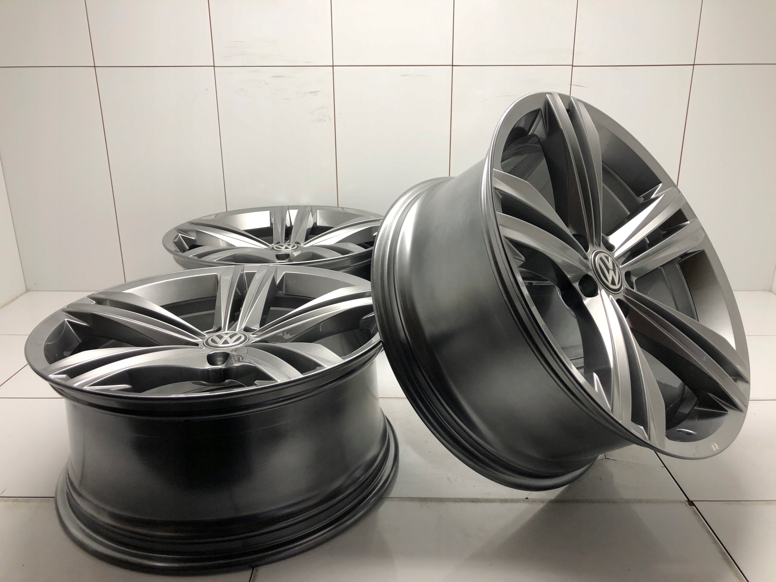 Alu Felge Volkswagen Arteon T3 Tiguan Passat 19 Zoll 8.5J 5x112 38ET 5NA601025E