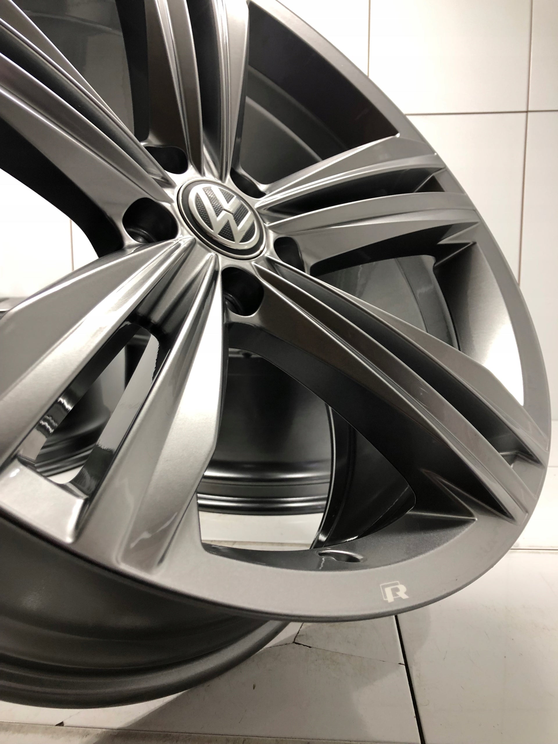 Alu Felge Volkswagen Arteon T3 Tiguan Passat 19 Zoll 8.5J 5x112 38ET 5NA601025E