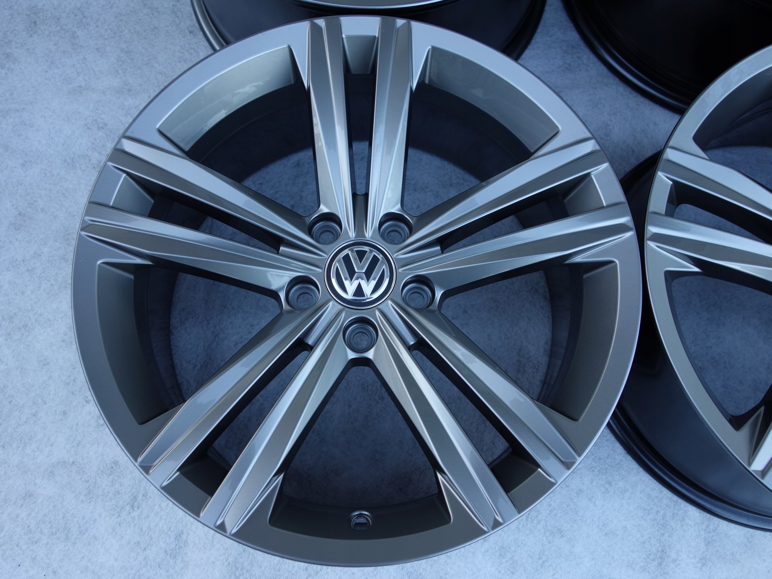 Alu Felge Volkswagen Arteon Tiguan Passat 18 Zoll 8.0J 5x112 40ET 3G8601025N