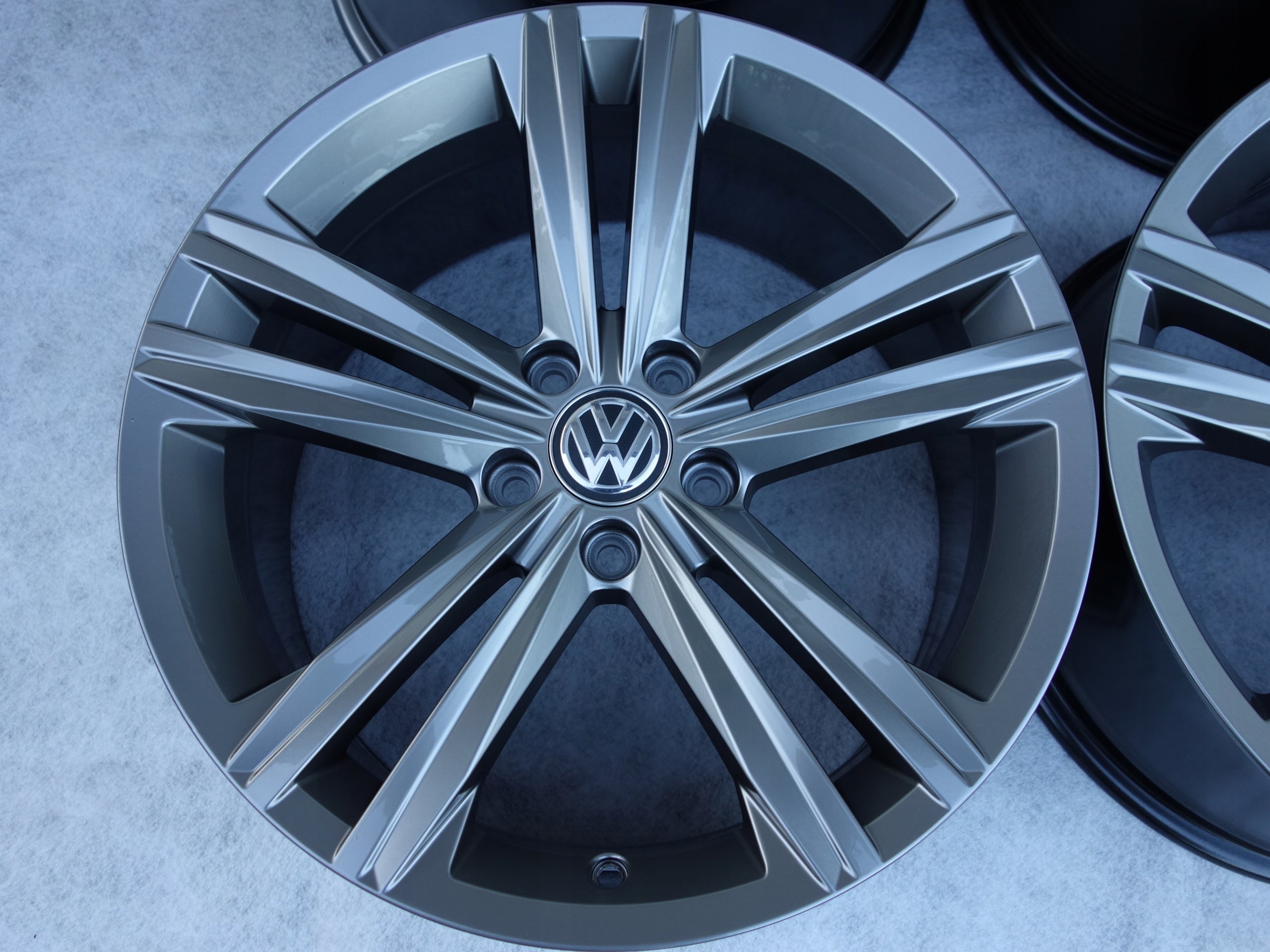 Alu Felge Volkswagen Arteon Tiguan Passat 18 Zoll 8.0J 5x112 40ET 3G8601025N