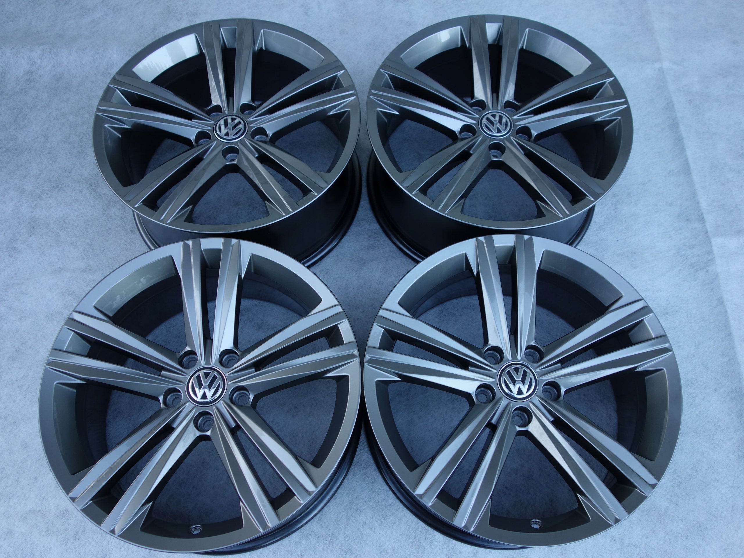 Alu Felge Volkswagen Arteon Tiguan Passat 18 Zoll 8.0J 5x112 40ET 3G8601025N