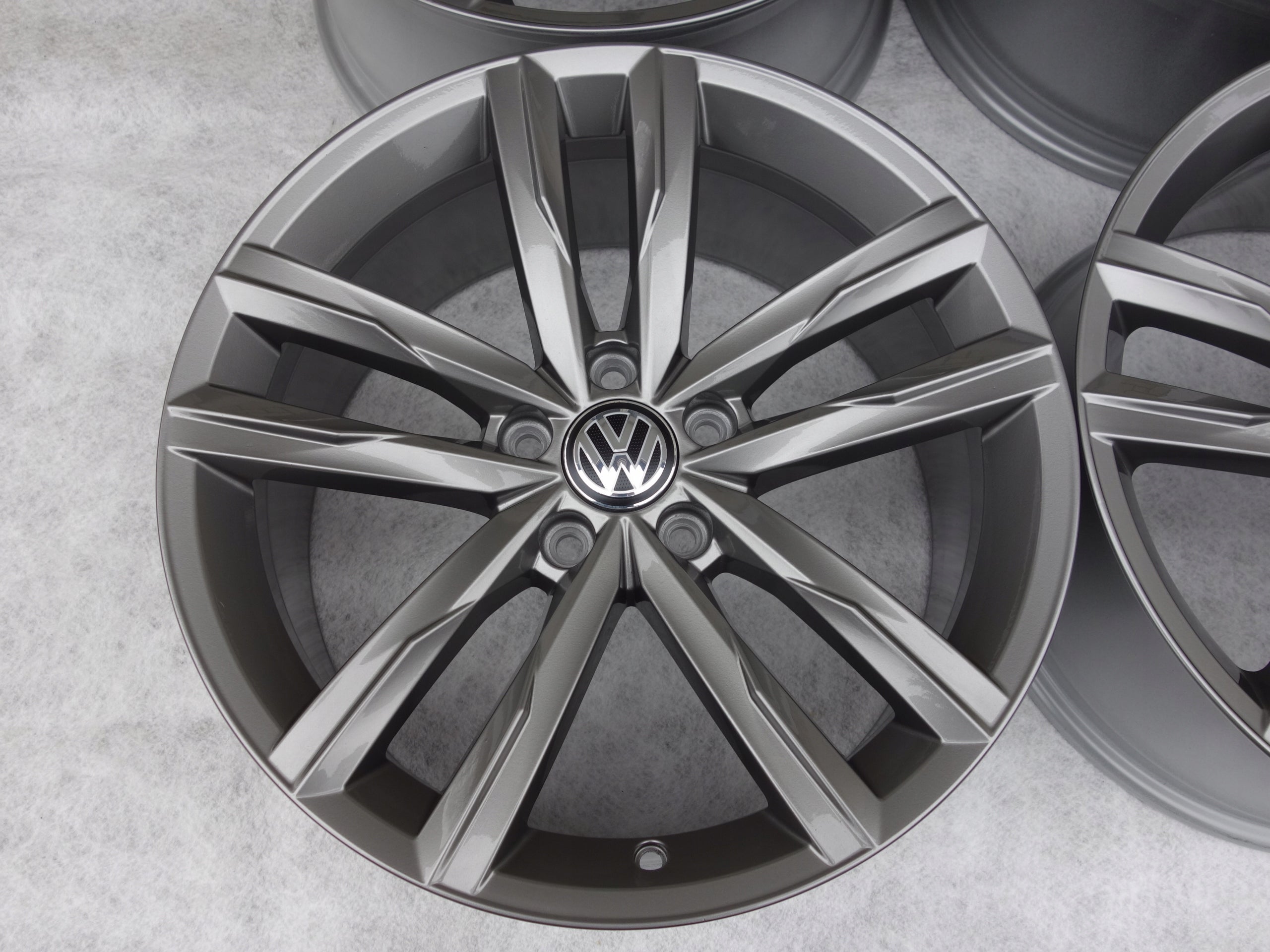 Alu Felge Volkswagen Arteon Tiguan Passat 18 Zoll 8.0J 5x112 44ET 3G0601025K