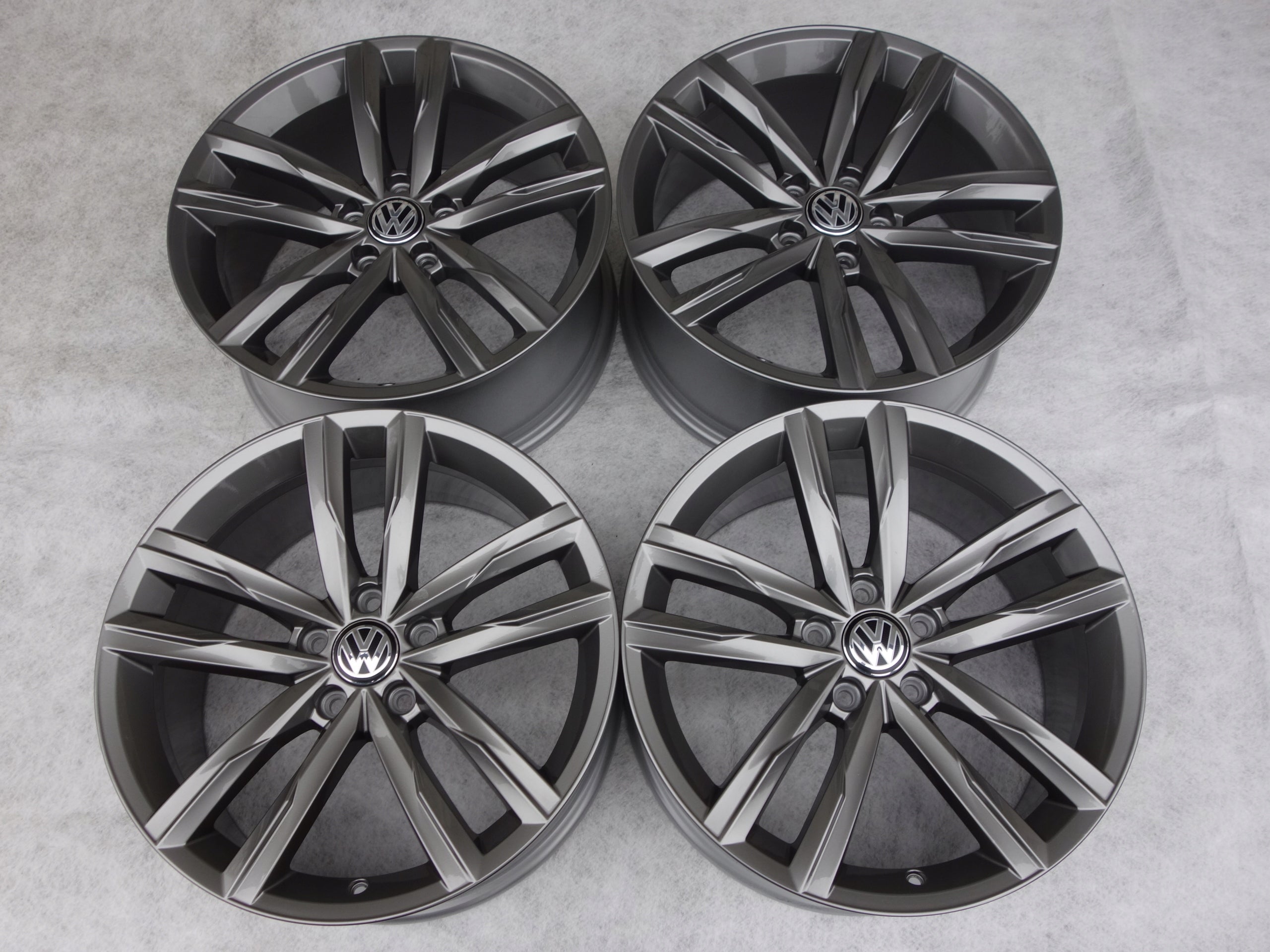 Alu Felge Volkswagen Arteon Tiguan Passat 18 Zoll 8.0J 5x112 44ET 3G0601025K