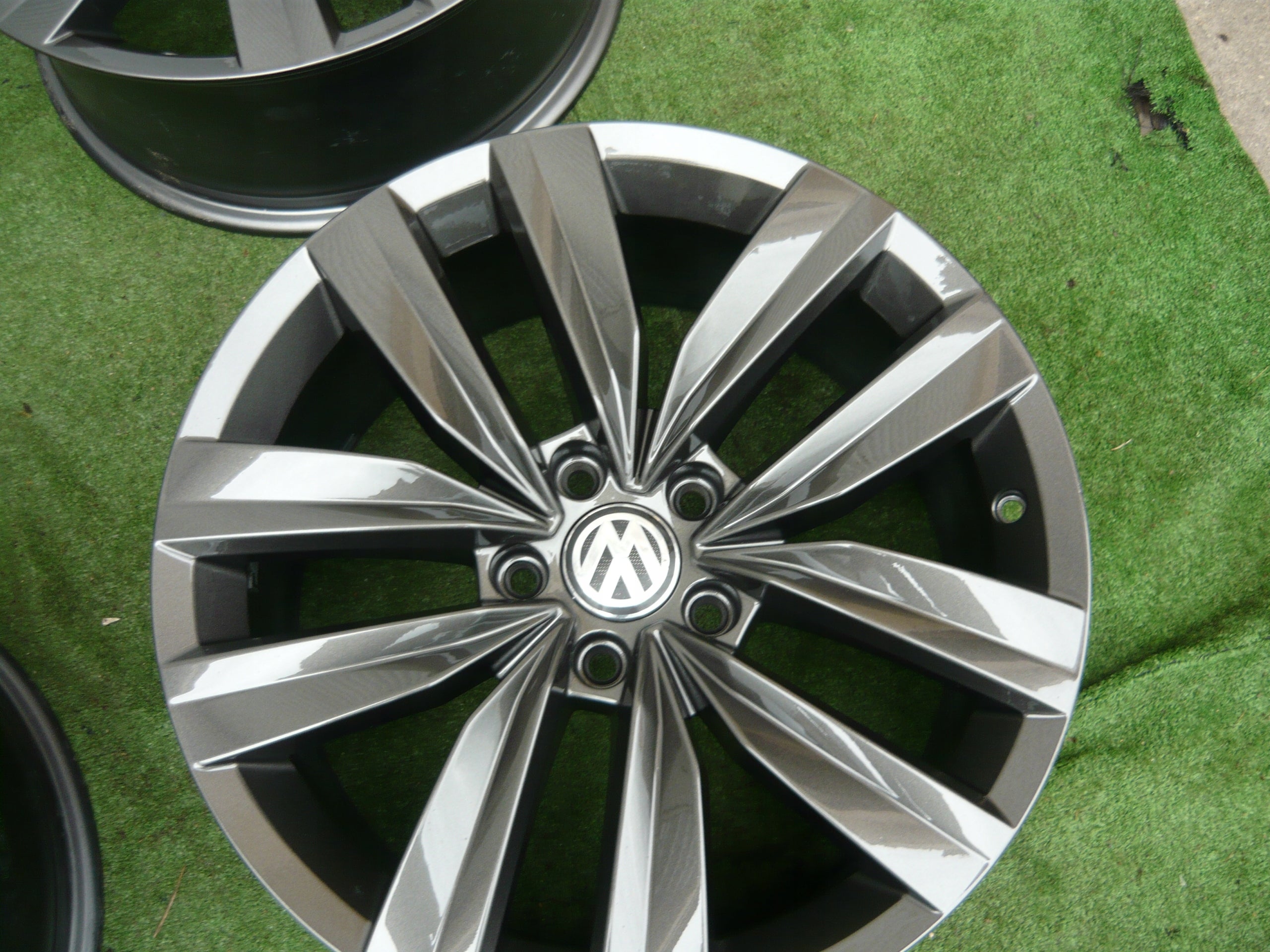 Alu Felge Volkswagen Arteon Passat Aluminum rim 18 Zoll 8.0J 5x112 40ET