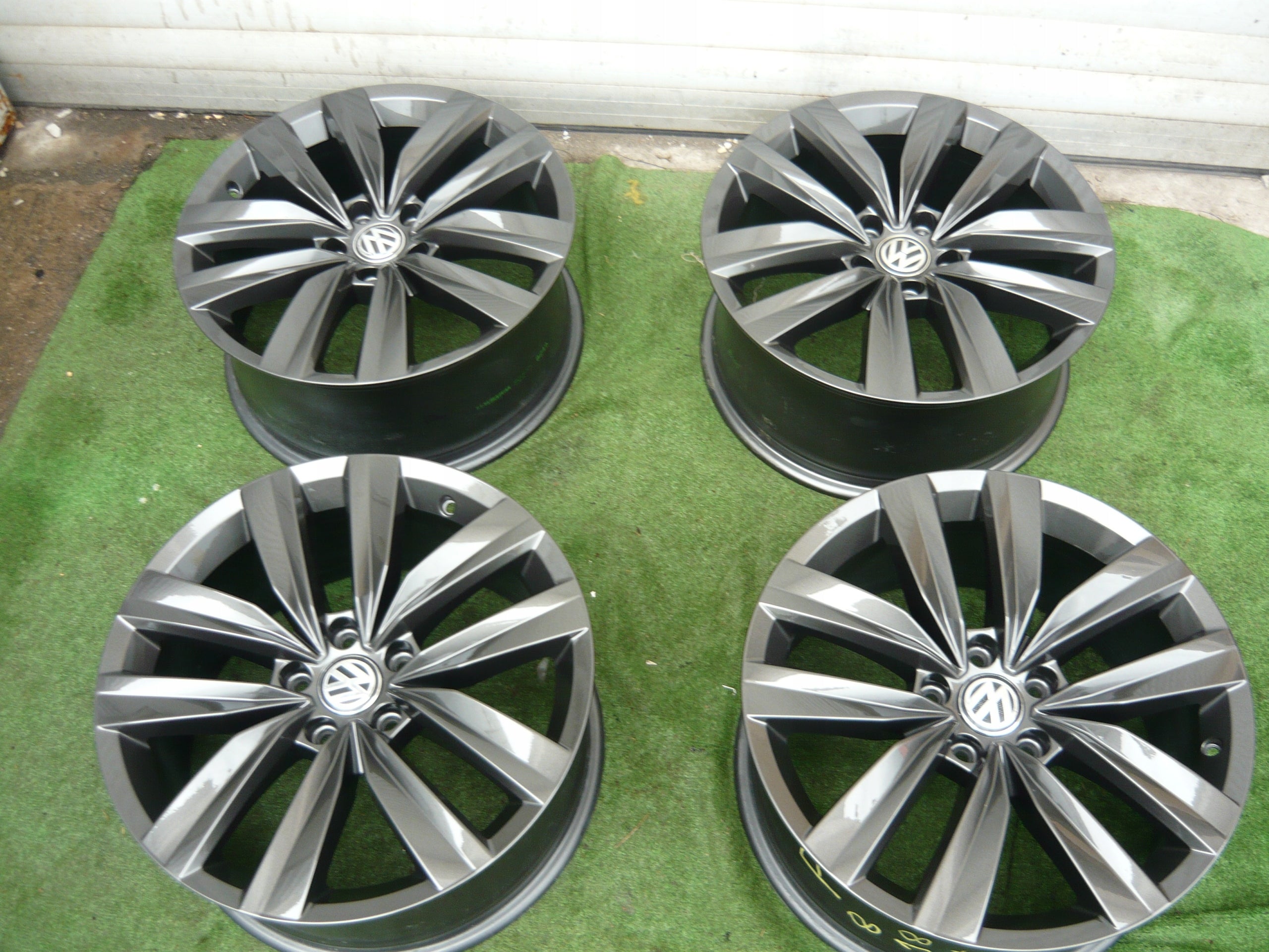 Alu Felge Volkswagen Arteon Passat Aluminum rim 18 Zoll 8.0J 5x112 40ET