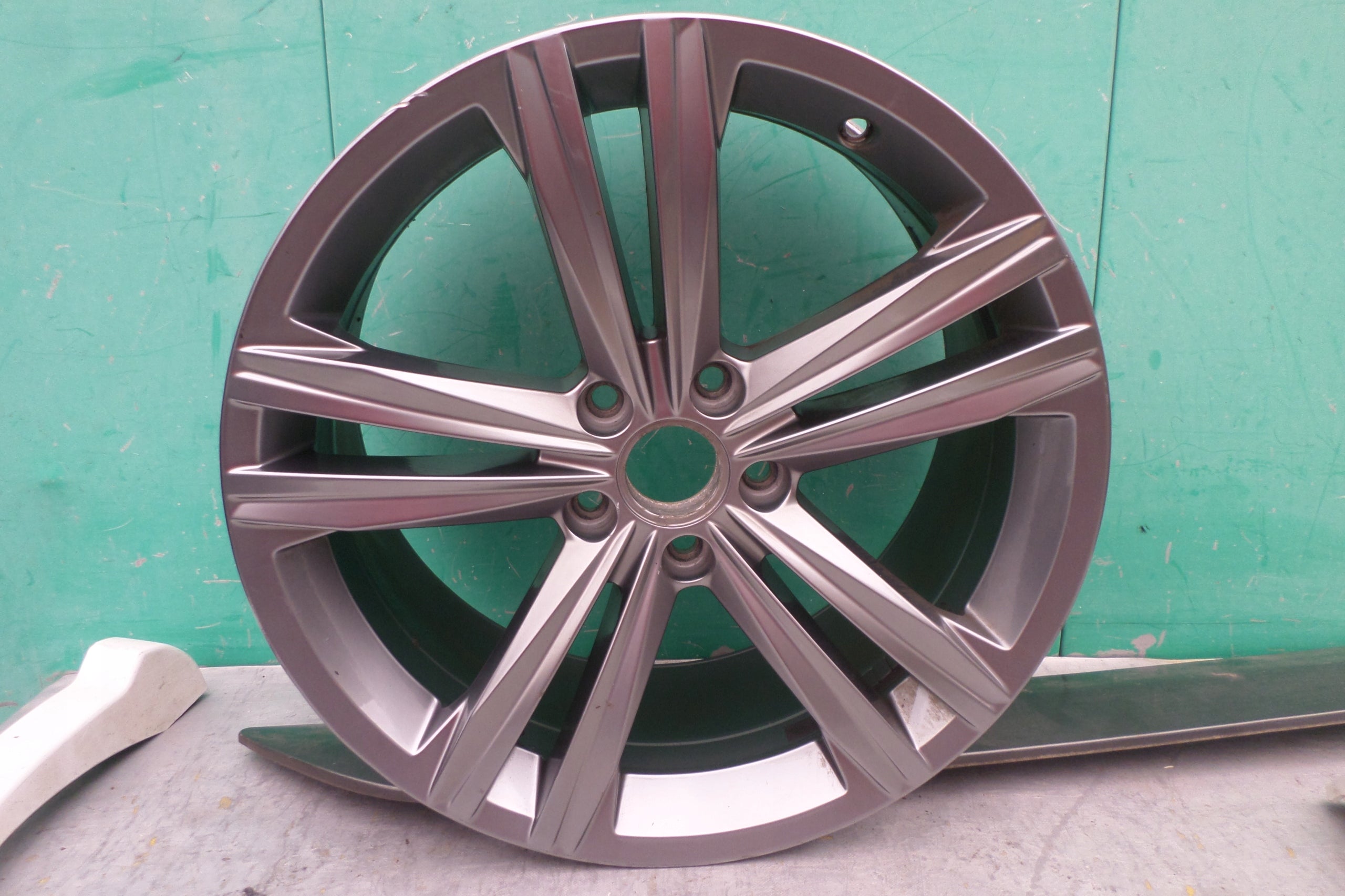 1x Alu Felge Volkswagen Arteon T4 18 Zoll 8.0J 5x112 40ET 3G8601025N