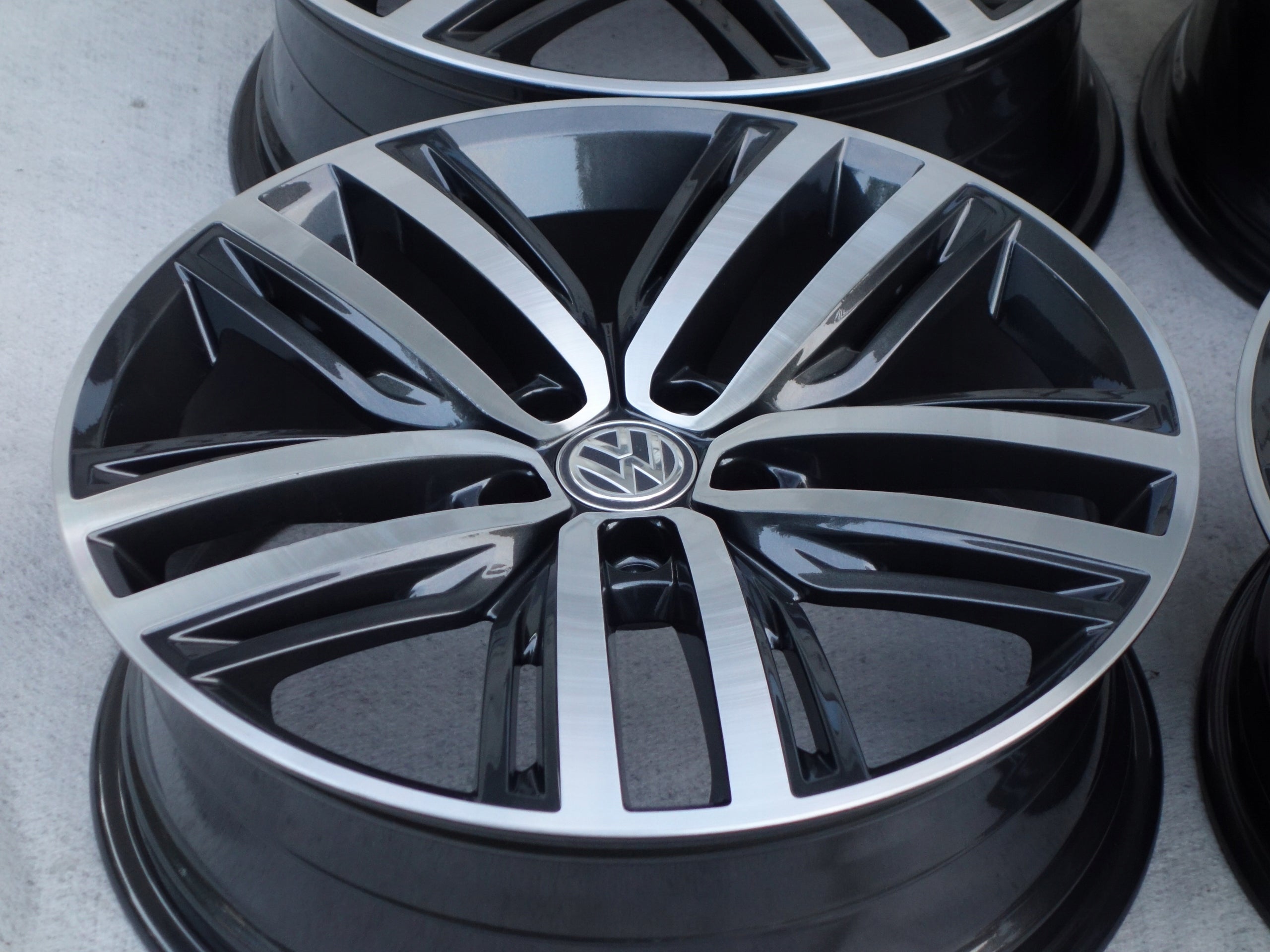 Alu Felge Volkswagen Arteon Tiguan Touran 19 Zoll 7.0J 5x112 43ET