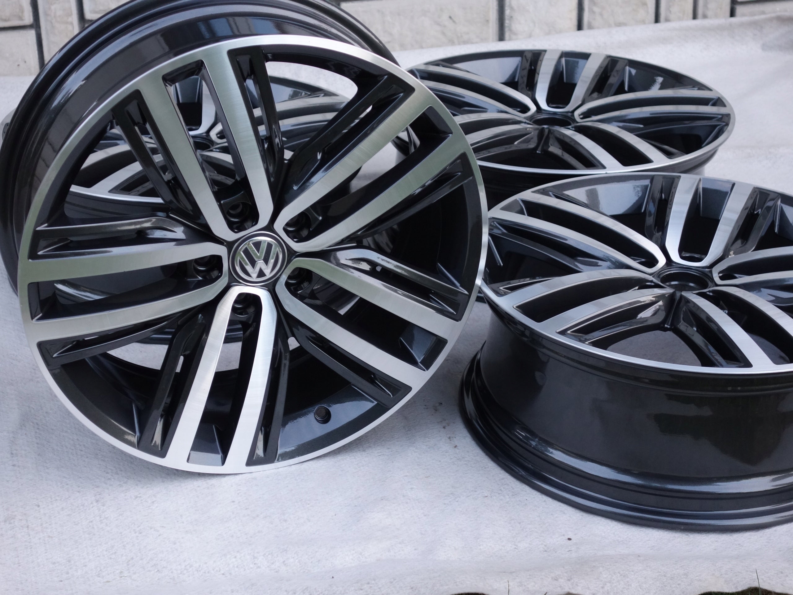 Alu Felge Volkswagen Arteon Tiguan Touran 19 Zoll 7.0J 5x112 43ET