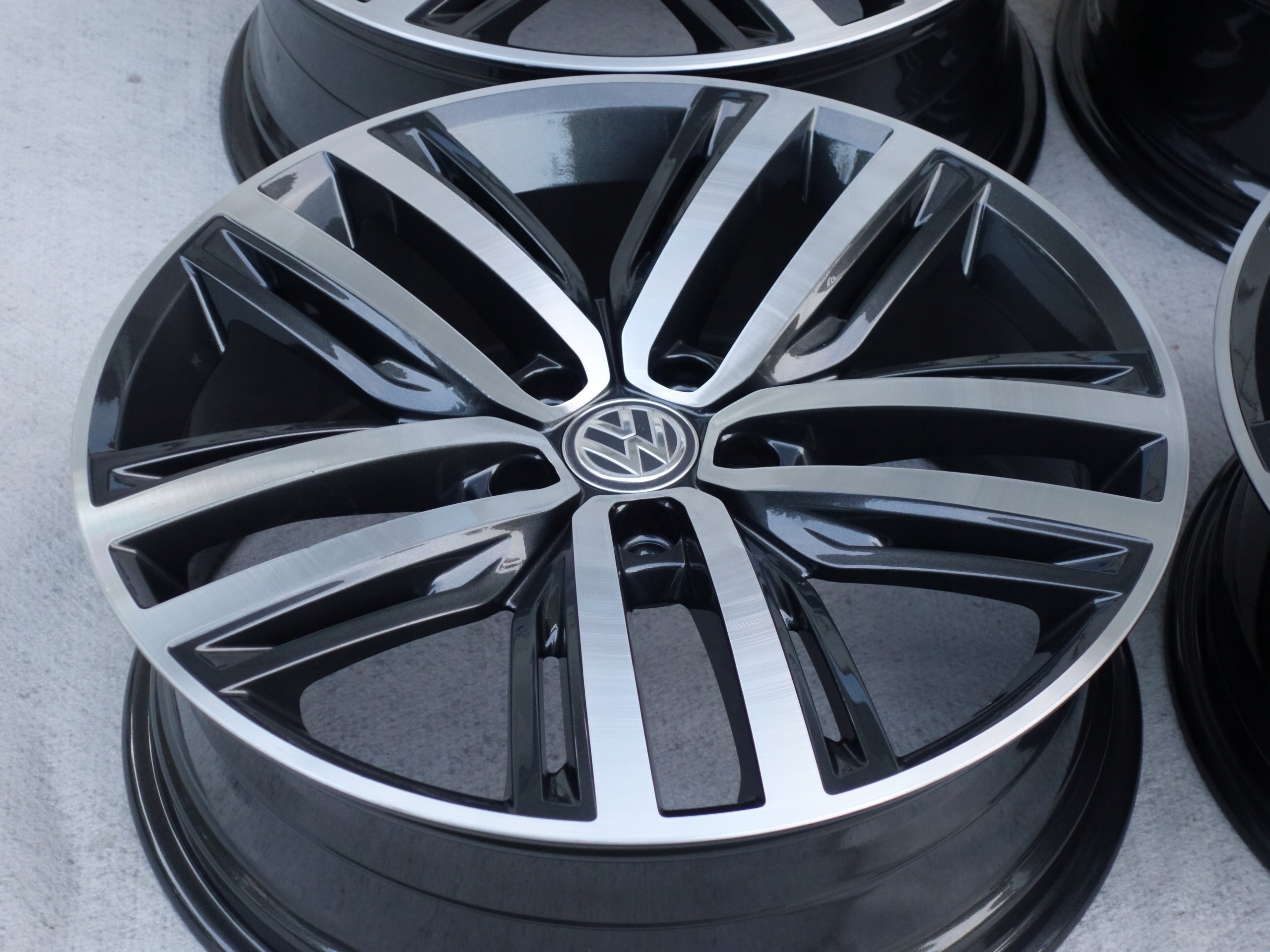 Alu Felge Volkswagen Arteon Tiguan Touran 19 Zoll 7.0J 5x112 43ET