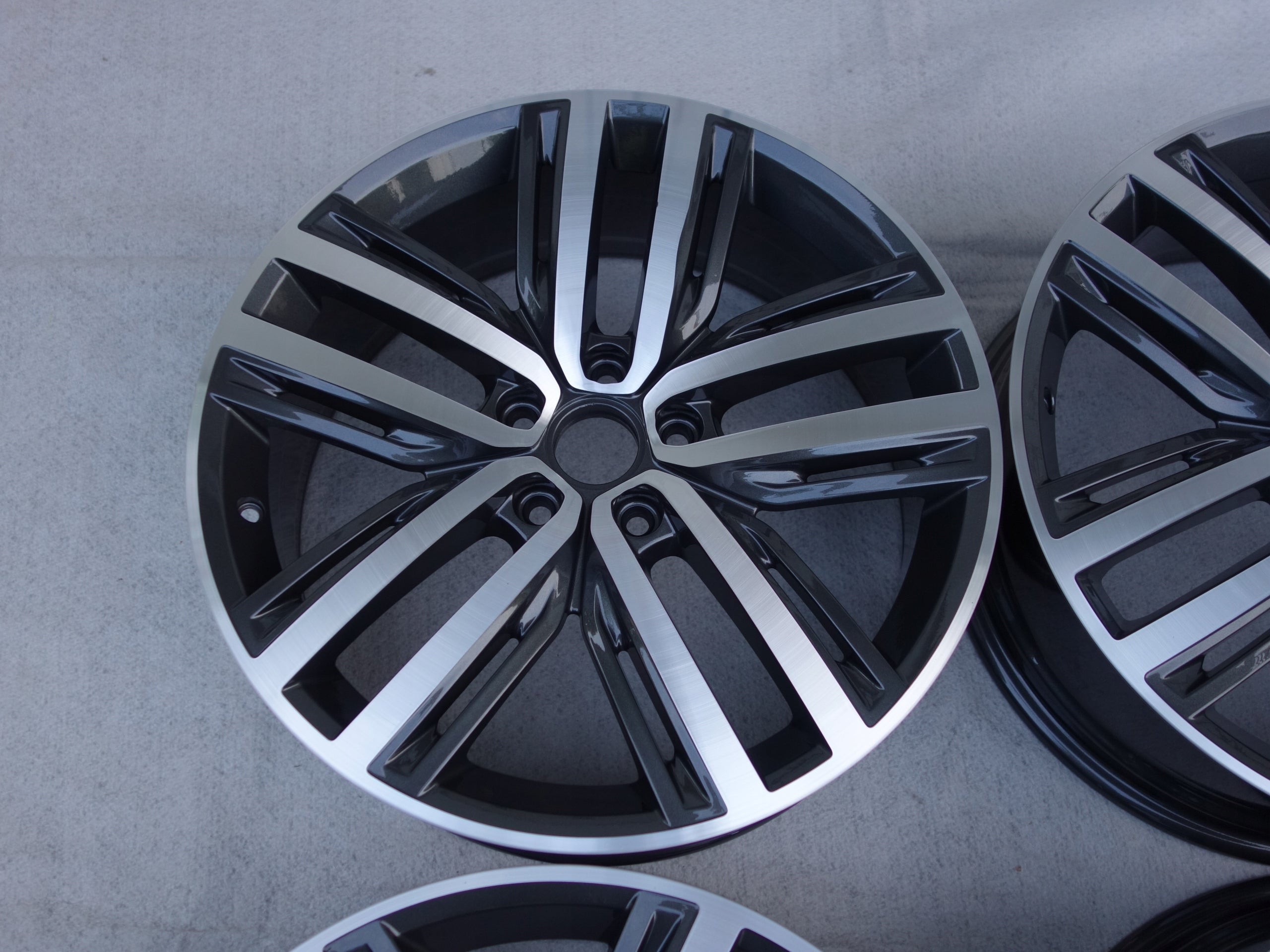 Alu Felge Volkswagen Arteon Tiguan Touran 19 Zoll 7.0J 5x112 43ET