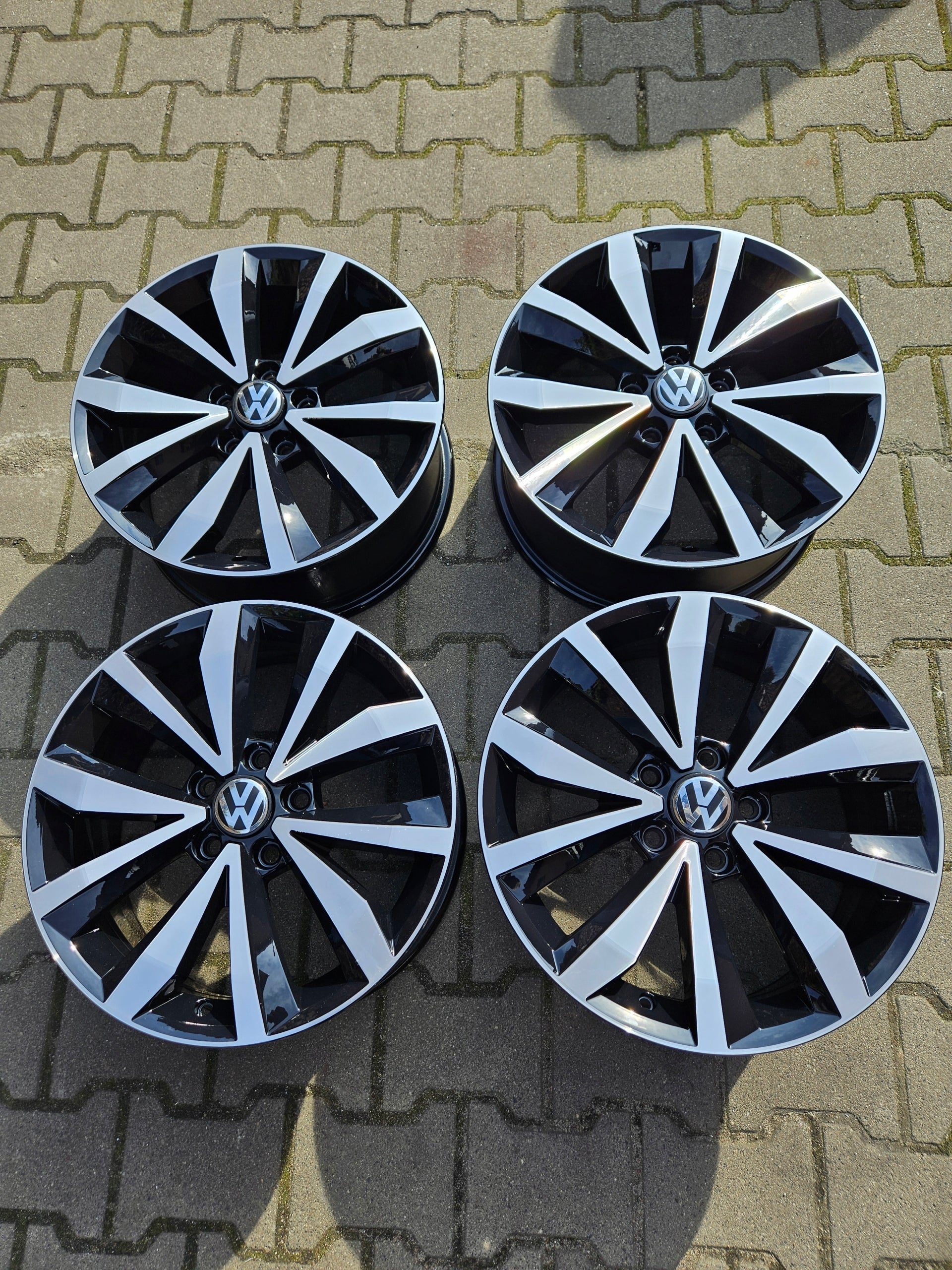 Alu Felge Volkswagen Sharan Aluminum rim 17 Zoll 7.0J 5x112 45ET 2ga601025p