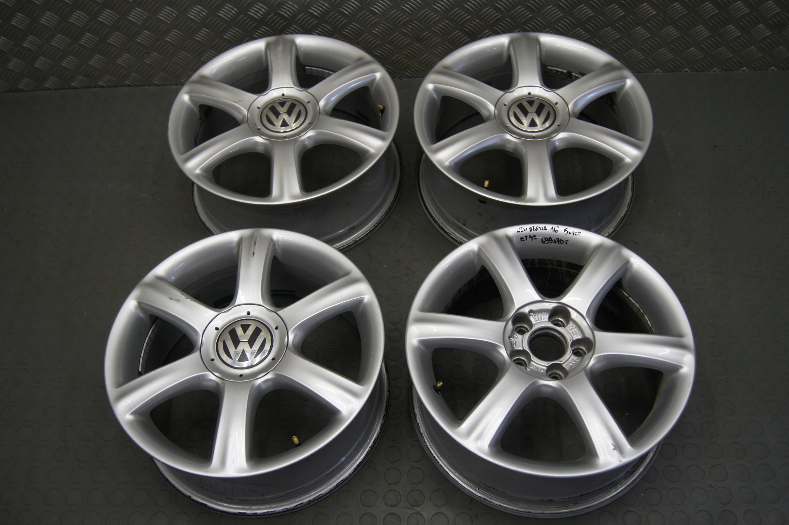  Alu rim Volkswagen Beetle Aluminum rim 16 inch 6.5J 5x100 42ET 1C0601025P  product image