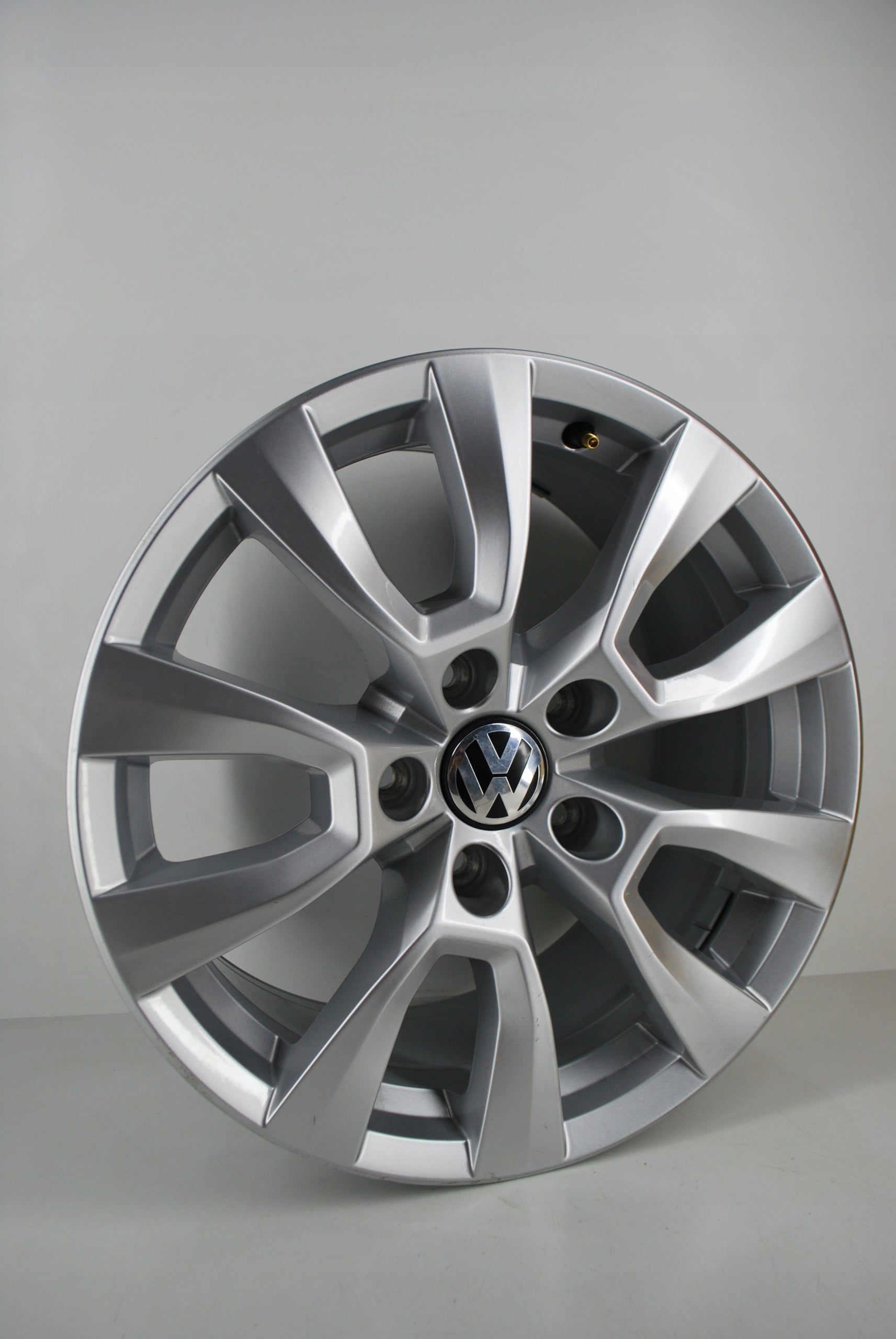 Alu Felge Volkswagen Golf Aluminum rim 17 Zoll 8.0J 5x120 49ET 2H6601025A