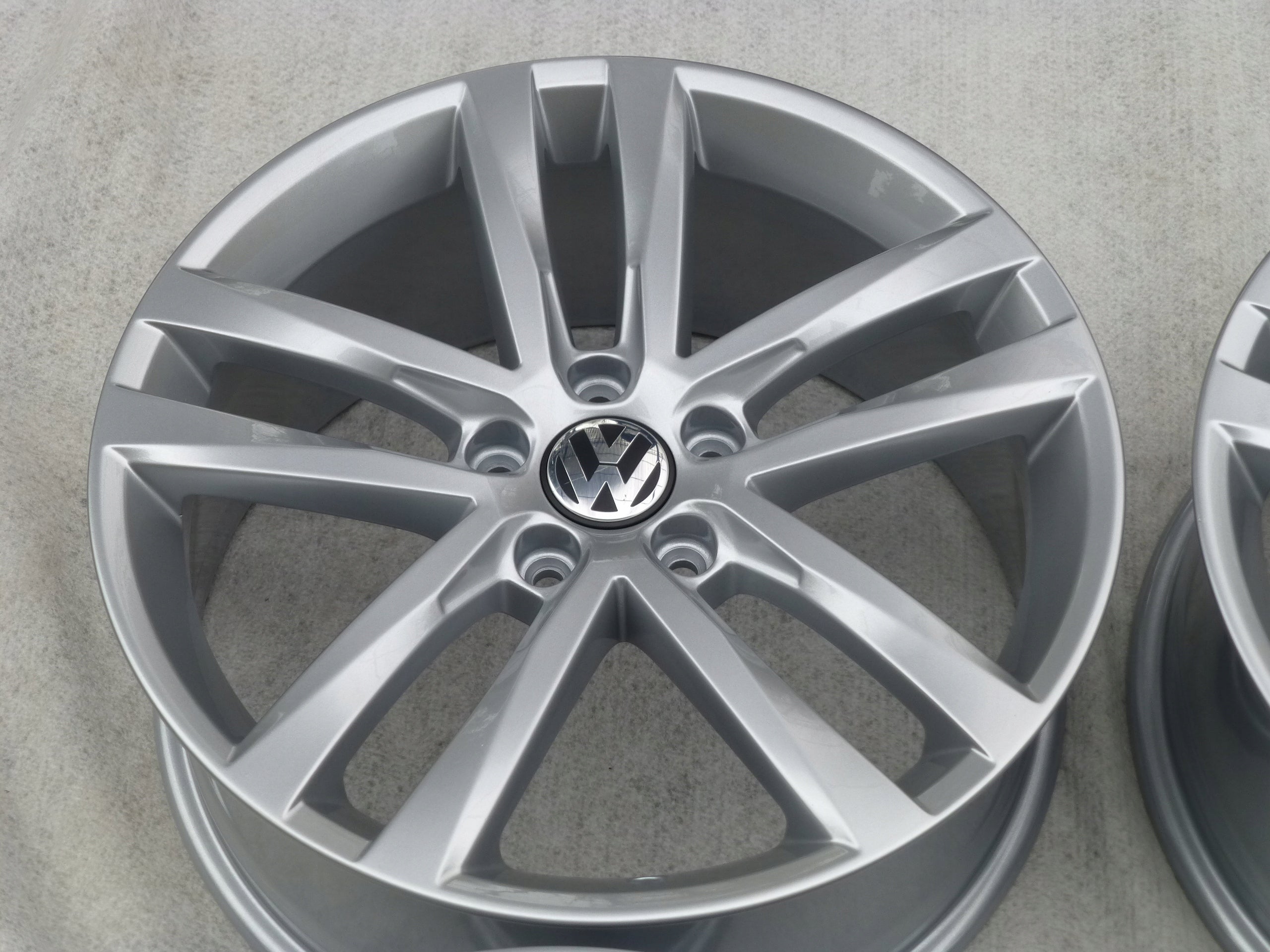 Alu Felge Volkswagen Jetta Touran Golf Aluminum rim 18 Zoll 7.5J 5x112