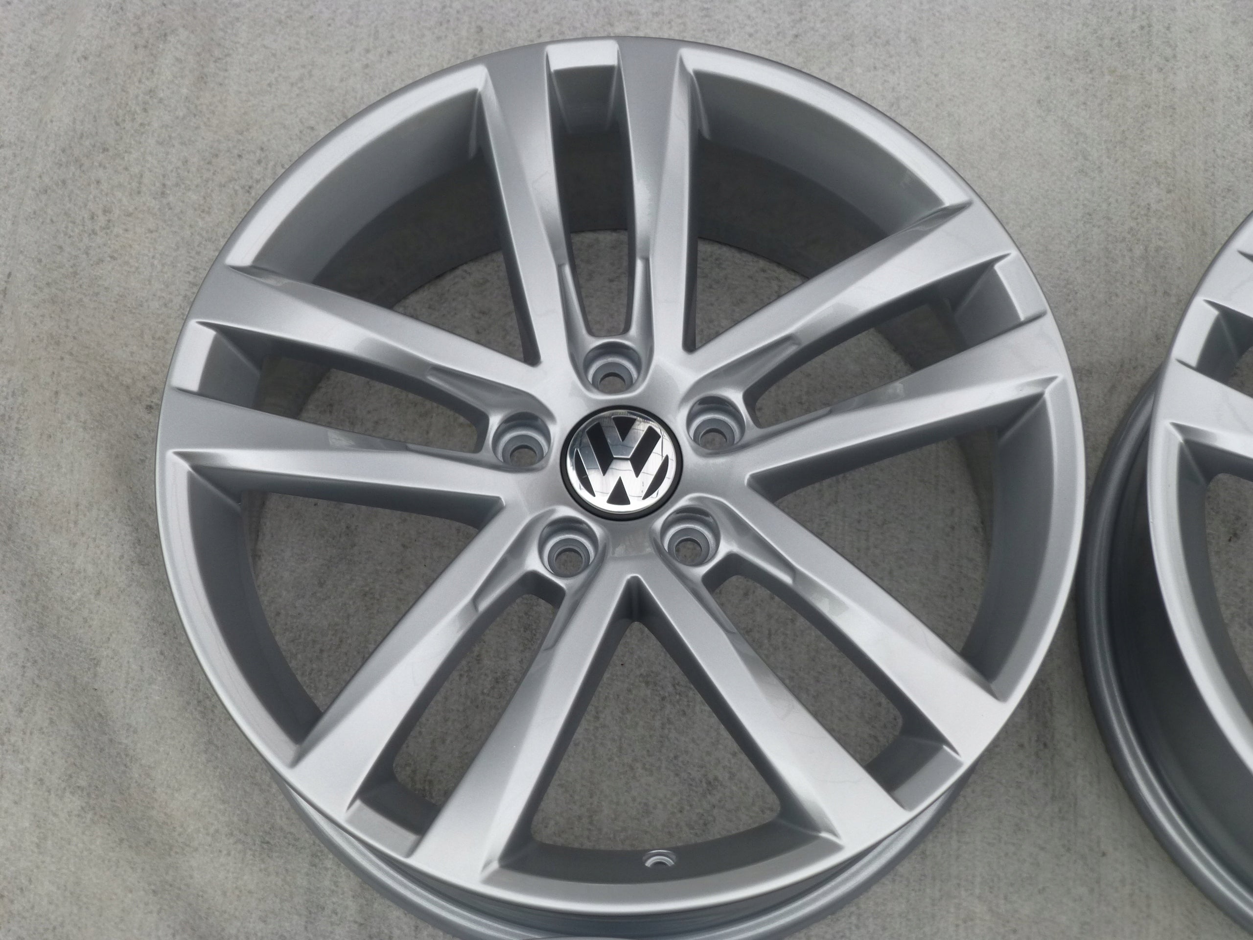 Alu Felge Volkswagen Jetta Touran Golf Aluminum rim 18 Zoll 7.5J 5x112