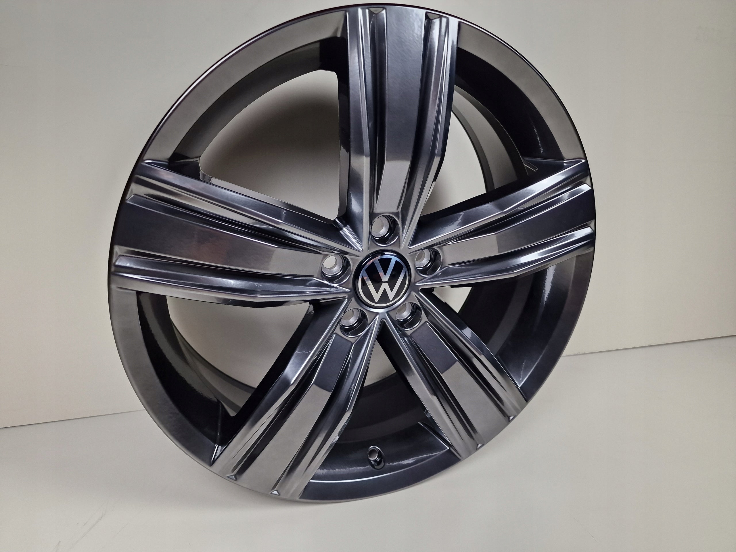 Alu Felge Volkswagen Arteon Passat Tiguan Golf 19 Zoll 7.0J 5x112 43ET