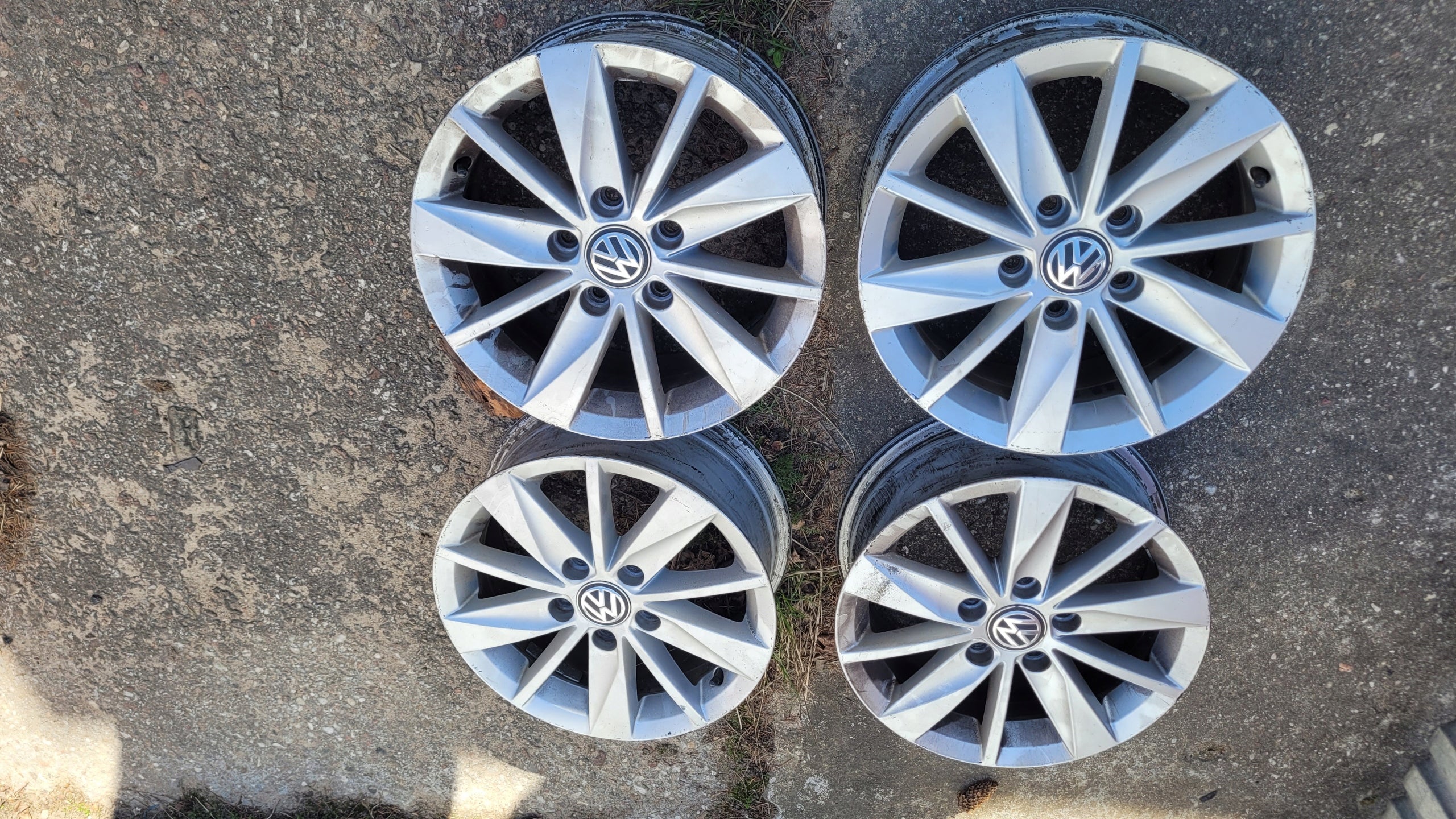  Alu Felge Volkswagen Golf VII Golf Golf V Golf VI T4 15 Zoll 6.0J 5x112 5C0601025AA product image