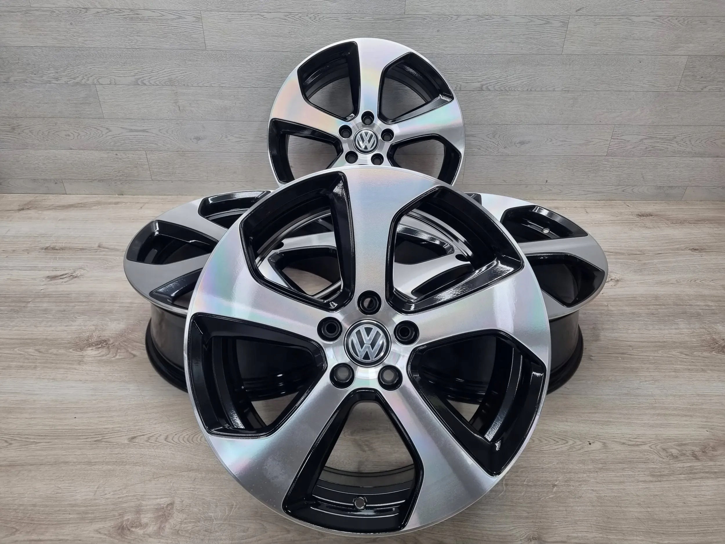  Alu Felge Volkswagen Golf VII Golf Golf V Golf VI T4 18 Zoll 7.5J 5x112 49ET 5G0601025AS product image