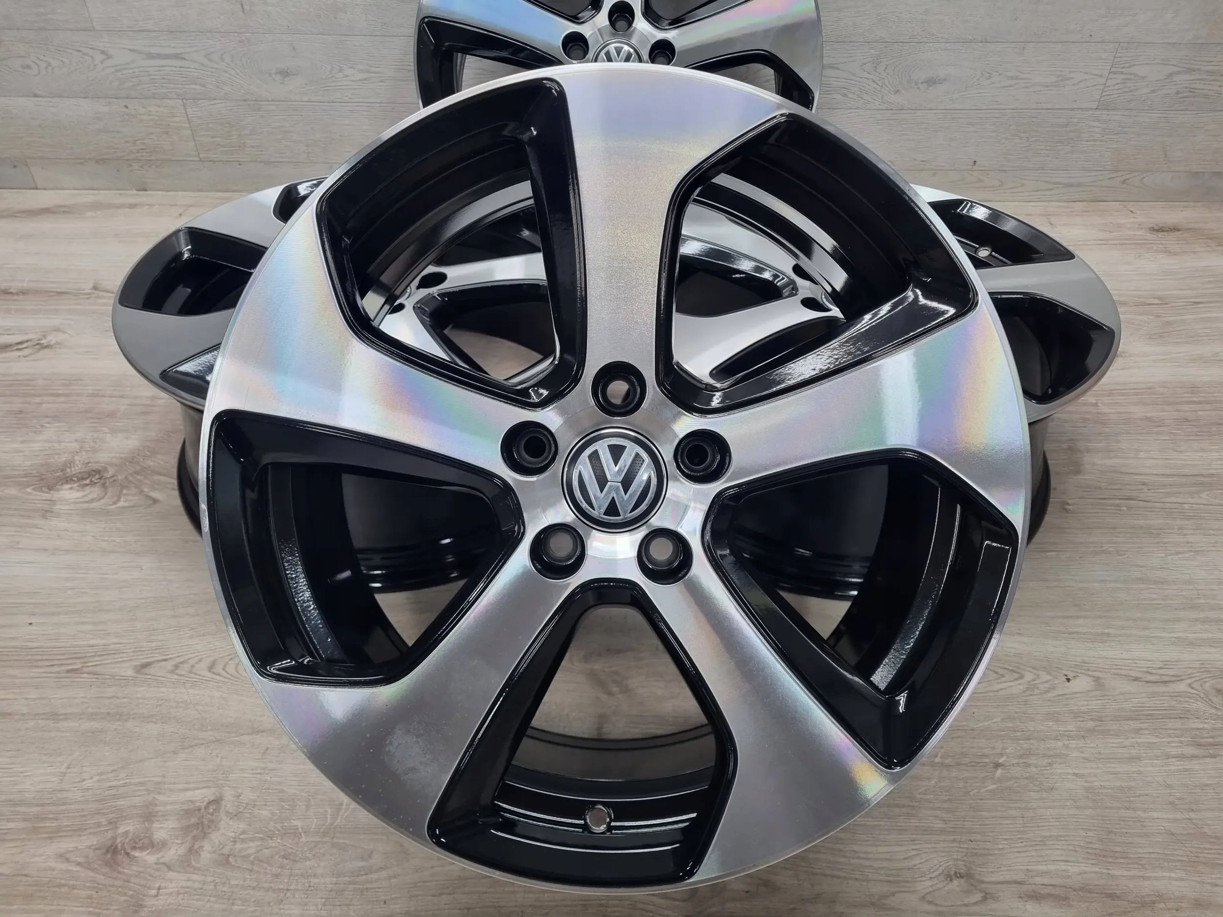 Alu Felge Volkswagen Golf VII Golf Golf V Golf VI T4 18 Zoll 7.5J 5x112 49ET 5G0601025AS