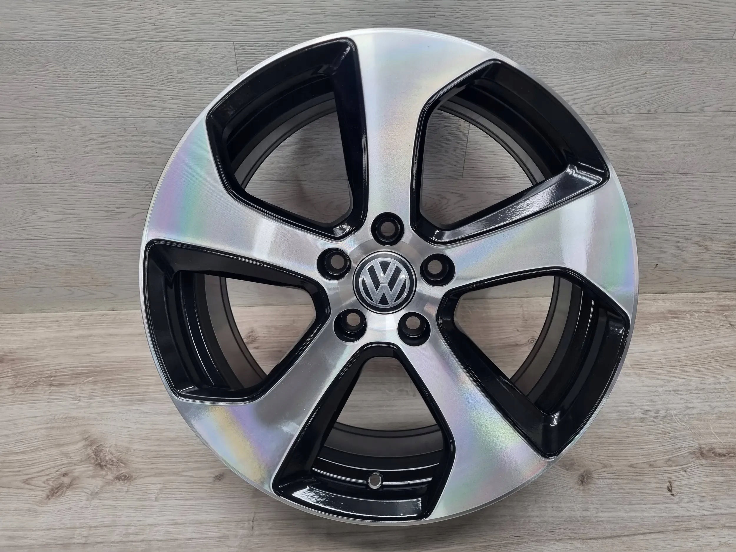 Alu Felge Volkswagen Golf VII Golf Golf V Golf VI T4 18 Zoll 7.5J 5x112 49ET 5G0601025AS