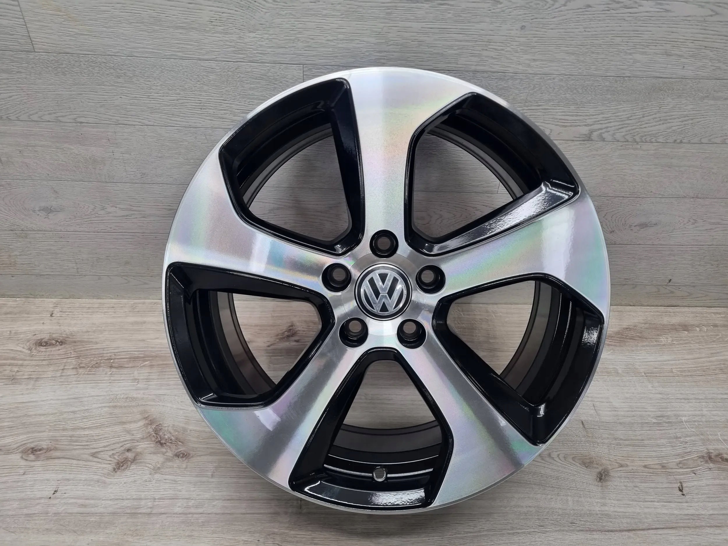 Alu Felge Volkswagen Golf VII Golf Golf V Golf VI T4 18 Zoll 7.5J 5x112 49ET 5G0601025AS