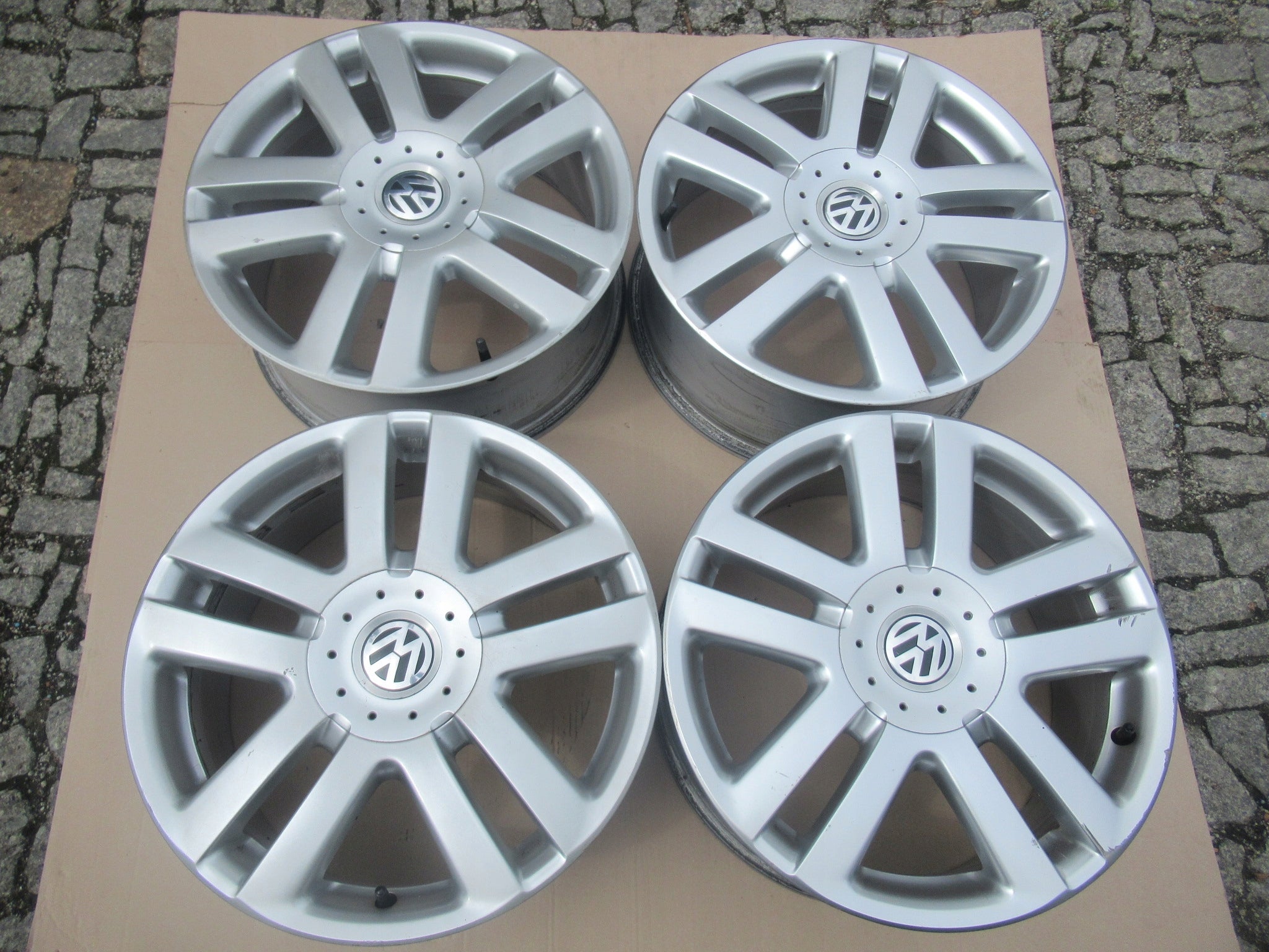 Alu Felge Volkswagen T4 Passat Jetta Golf Eos Touran Caddy 17 Zoll 7.0J 5x112 54ET 1K0601025C