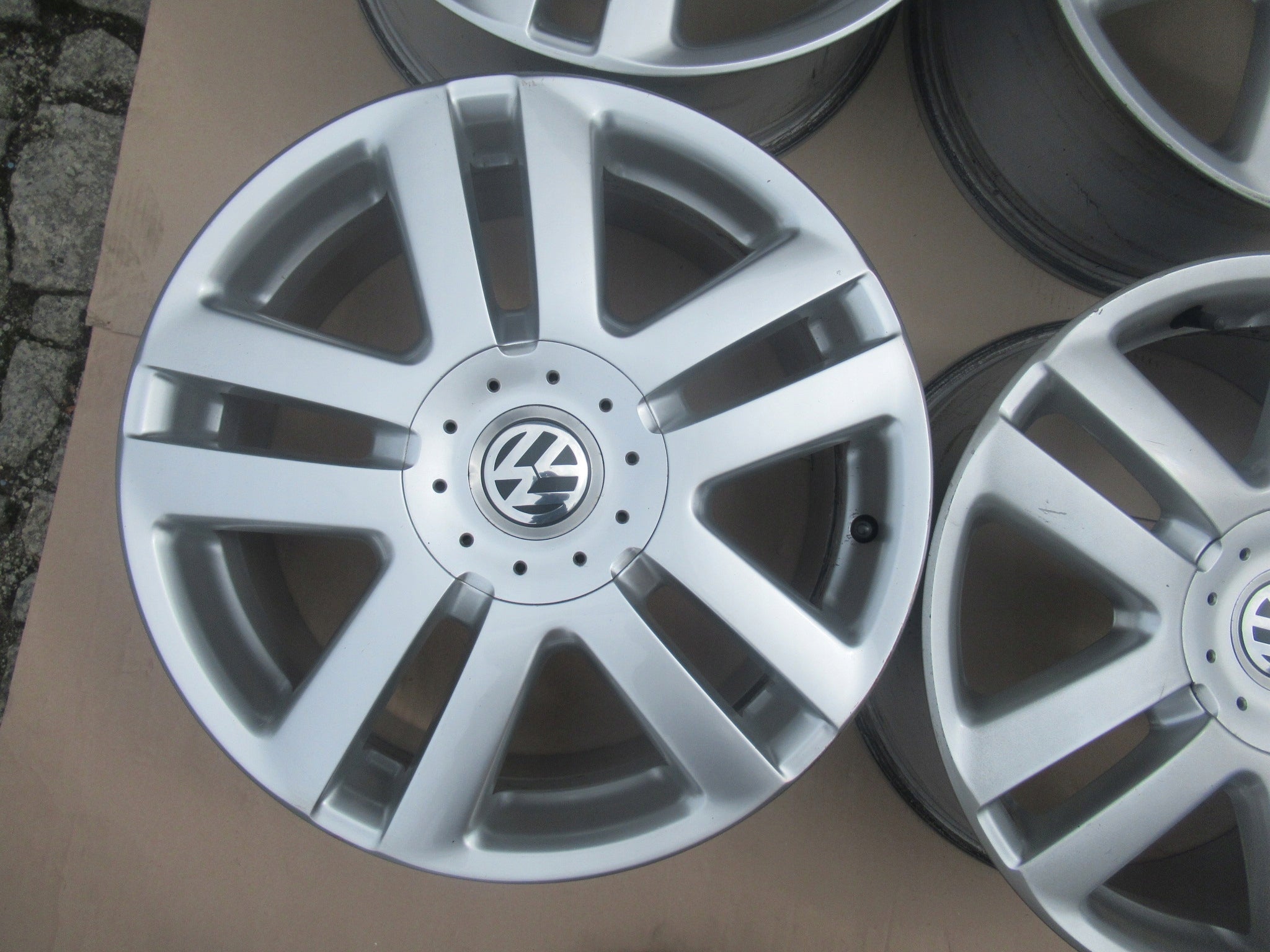 Alu Felge Volkswagen T4 Passat Jetta Golf Eos Touran Caddy 17 Zoll 7.0J 5x112 54ET 1K0601025C