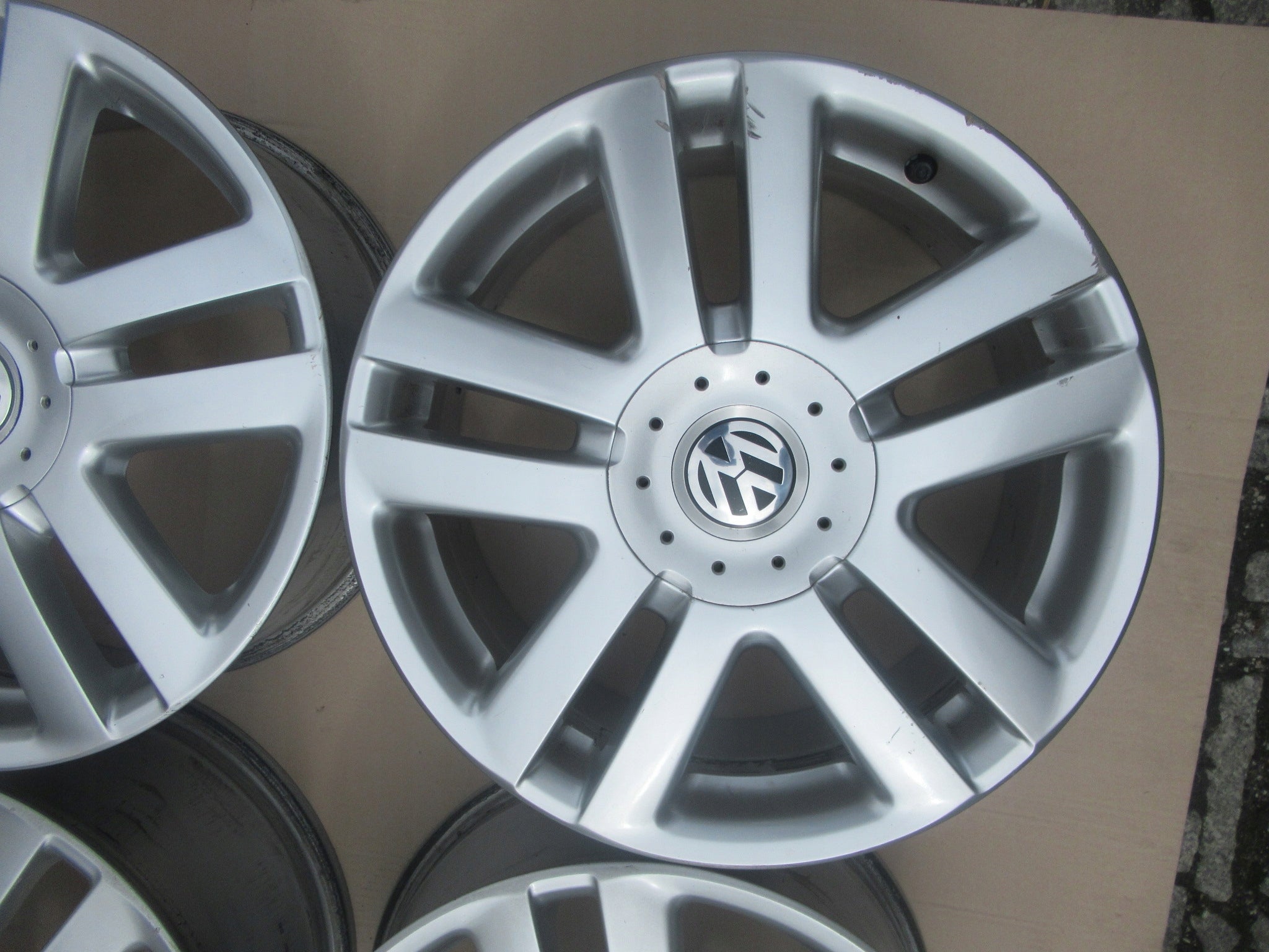 Alu Felge Volkswagen T4 Passat Jetta Golf Eos Touran Caddy 17 Zoll 7.0J 5x112 54ET 1K0601025C