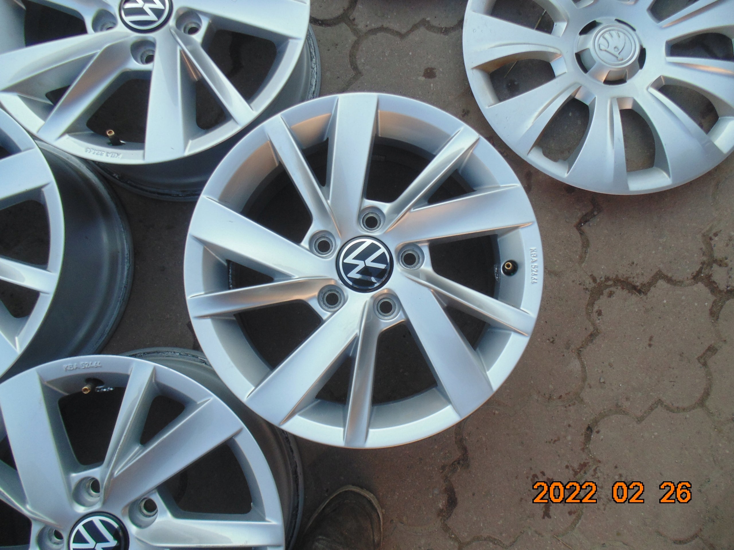 Alu Felge Volkswagen Golf VII Golf VIII Caddy Golf V Golf VI Touran Golf T4 15 Zoll 6.0J 5x112 43ET 5H0071495