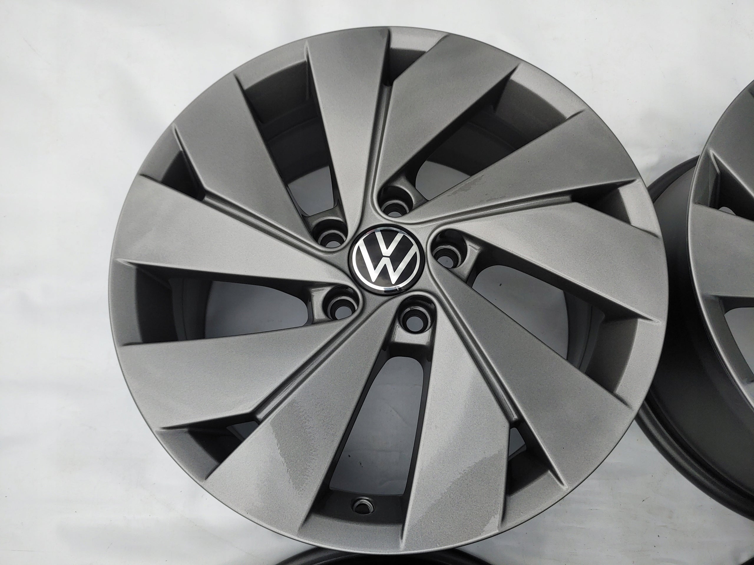 Alu Felge Volkswagen Golf VIII Golf VII Golf Caddy Golf V Golf VI Touran 17 Zoll 7.5J 5x112 51ET 5H0601025C