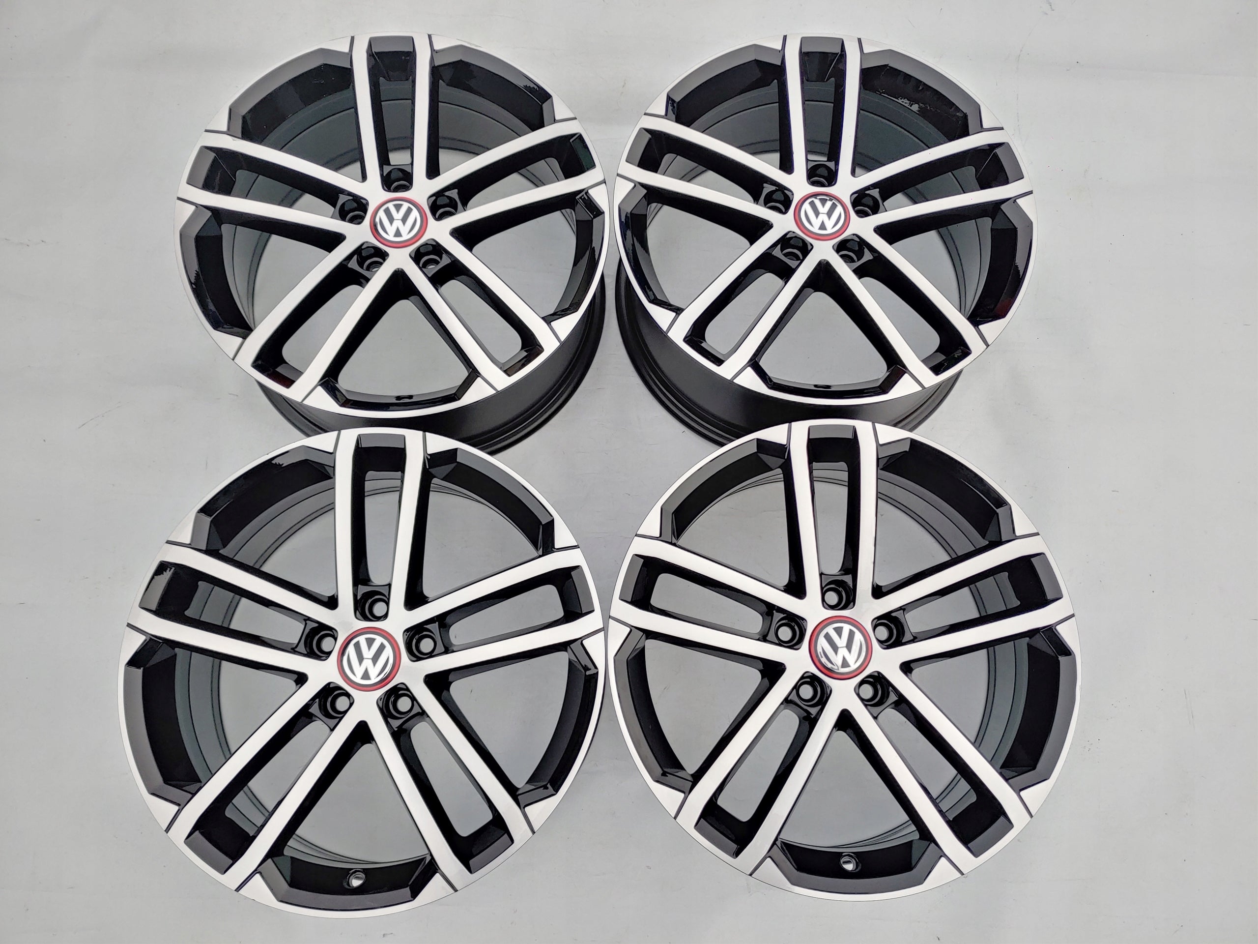 Alu Felge Volkswagen Golf VII Golf Caddy Golf V Golf VI Touran 18 Zoll 7.5J 5x112 49ET 5G0601025AQ