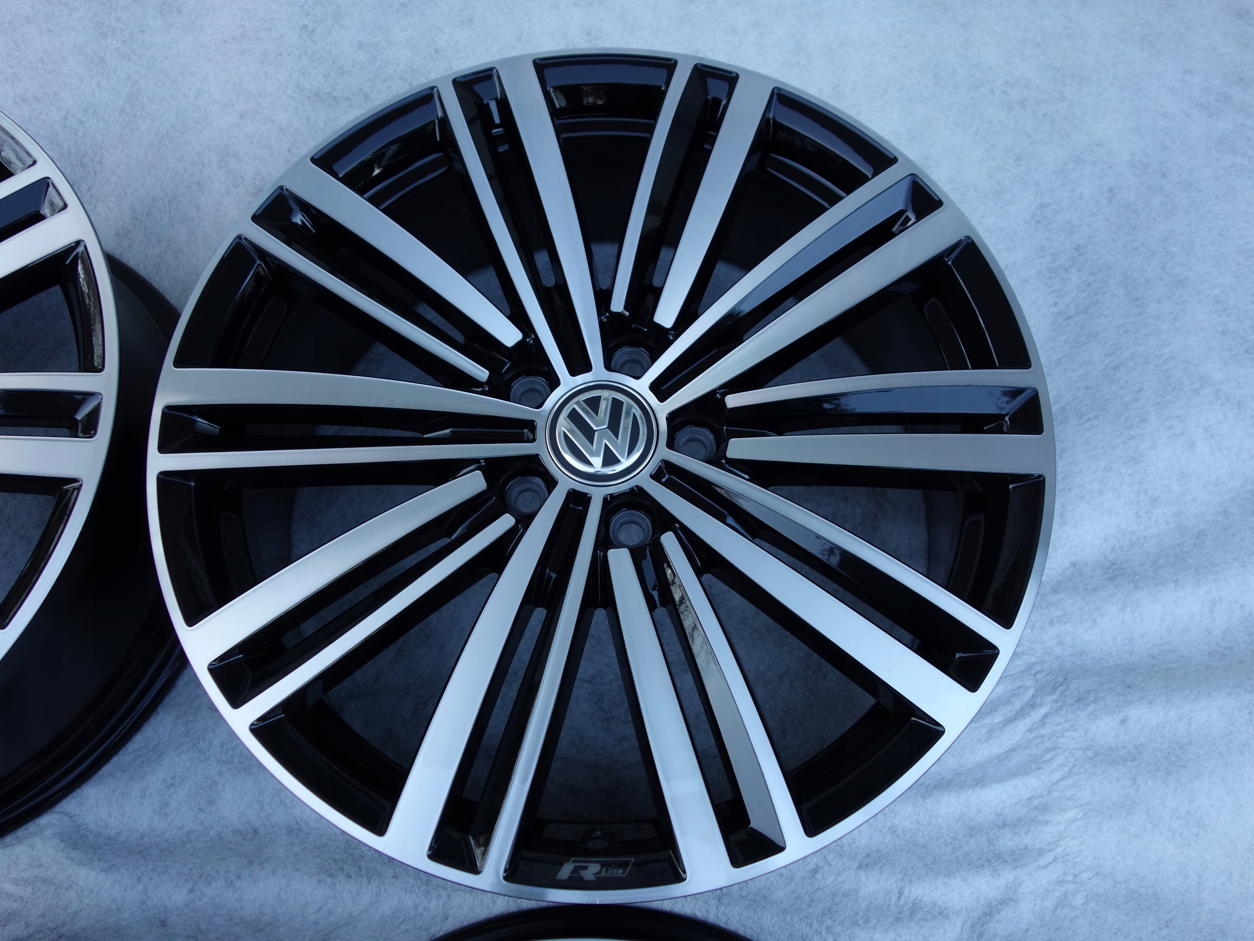 Alu Felge Volkswagen Golf VII Golf Caddy Golf V Golf VI Touran 19 Zoll 7.5J 5x112 51ET 5G0601025AM